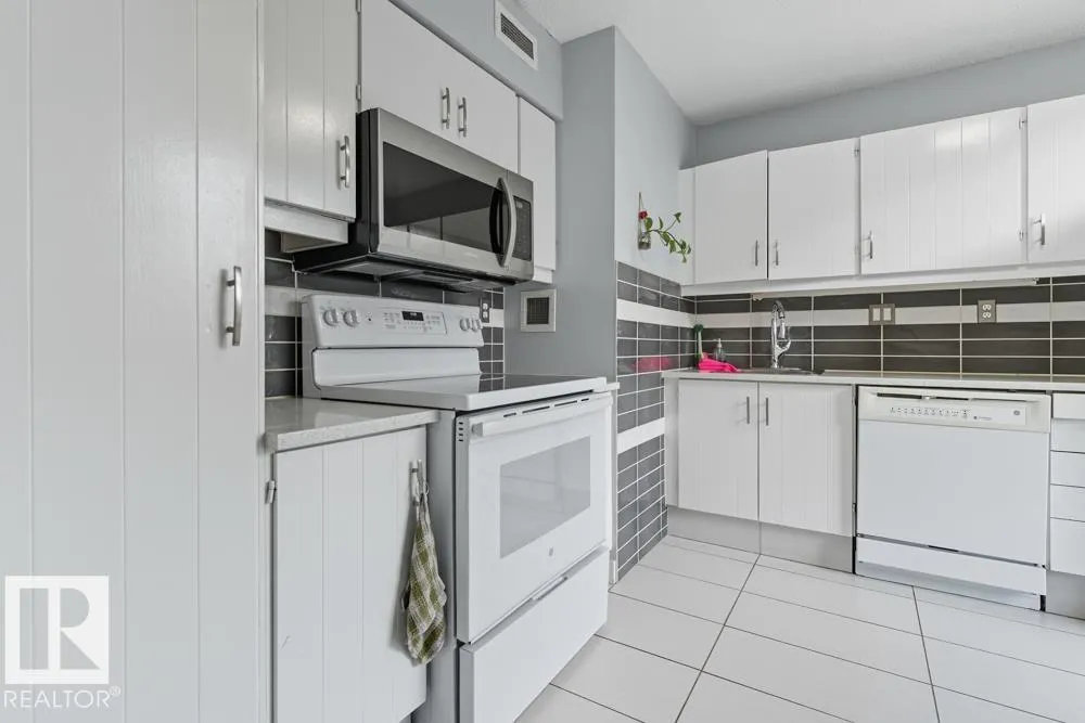 #504 10025 113 ST NW