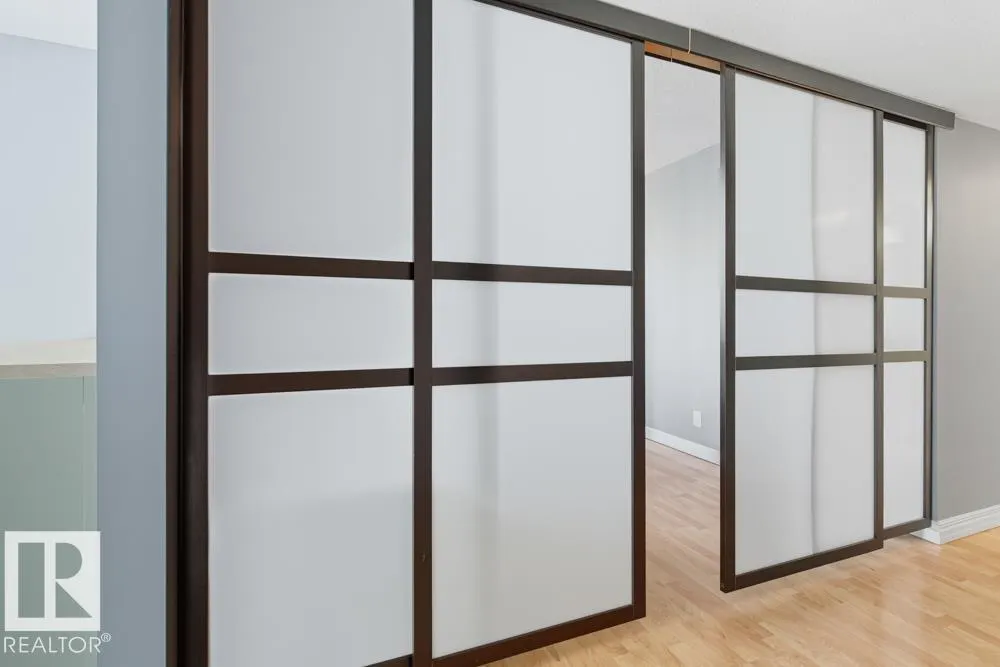 #504 10025 113 ST NW