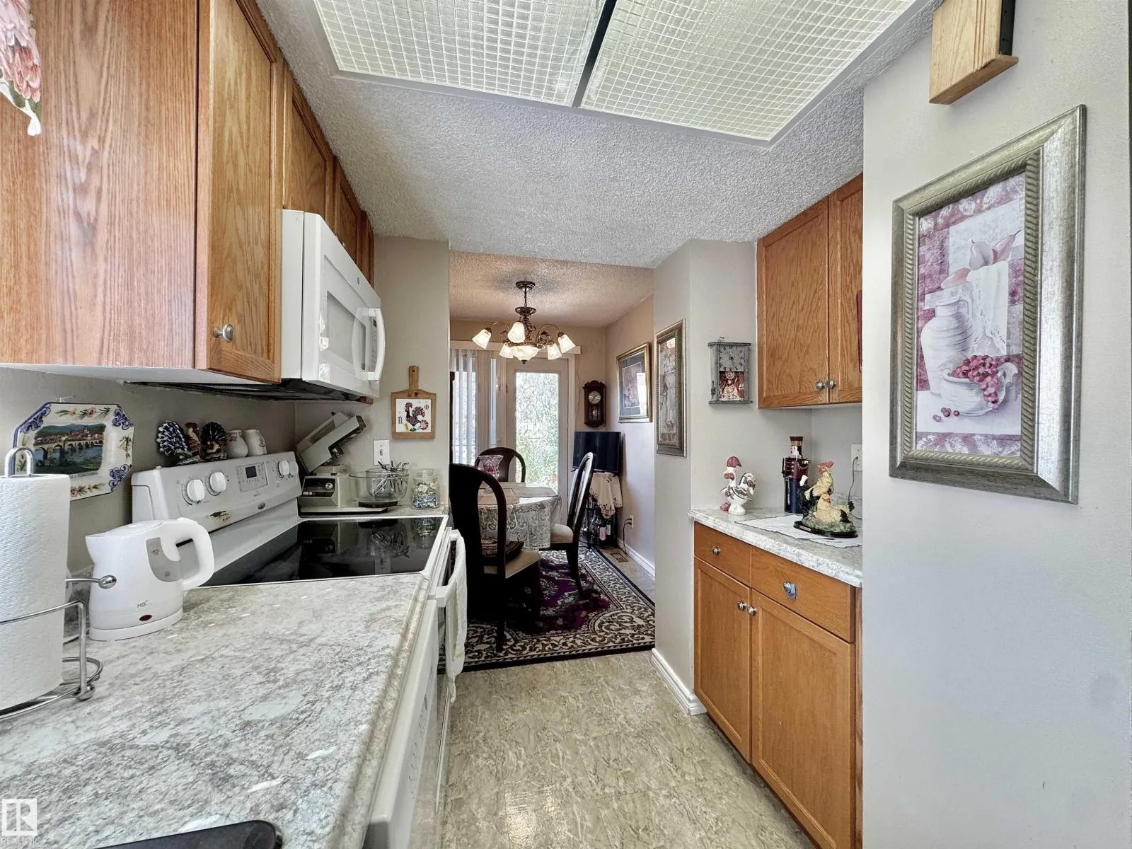 2303 139 AV NW