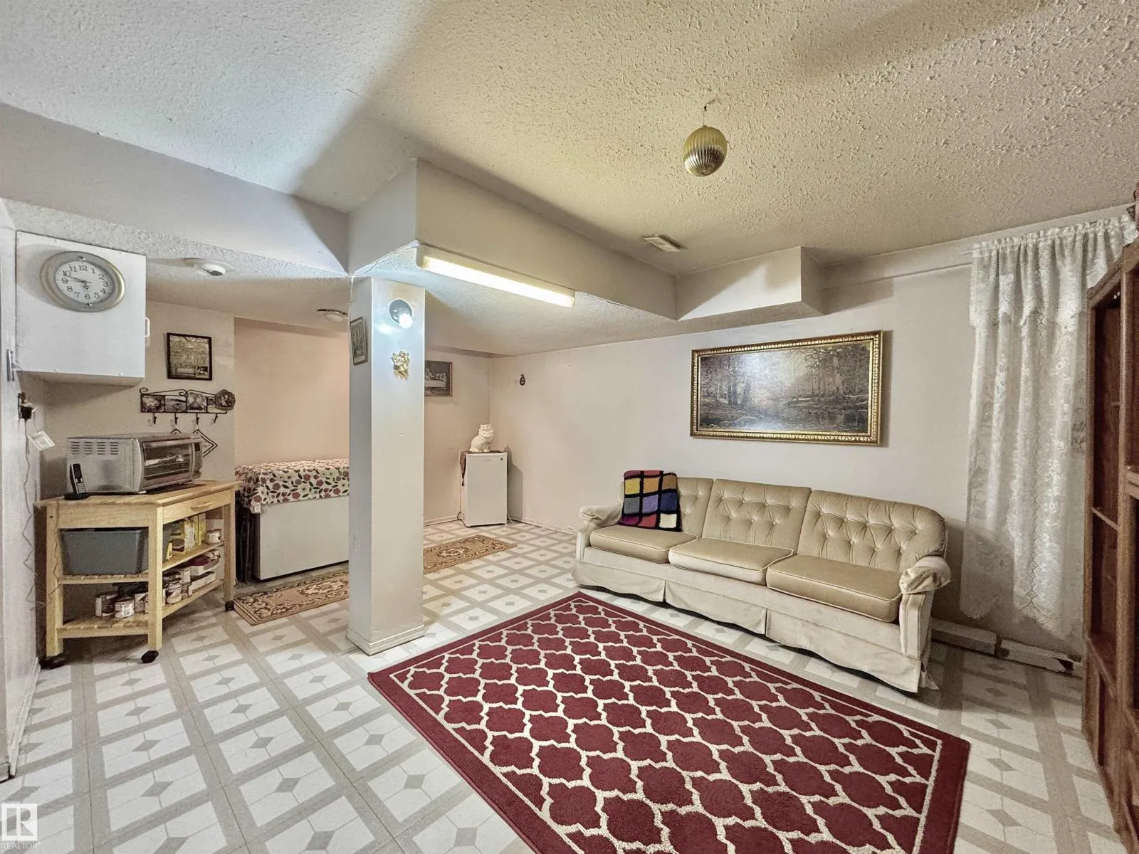 2303 139 AV NW