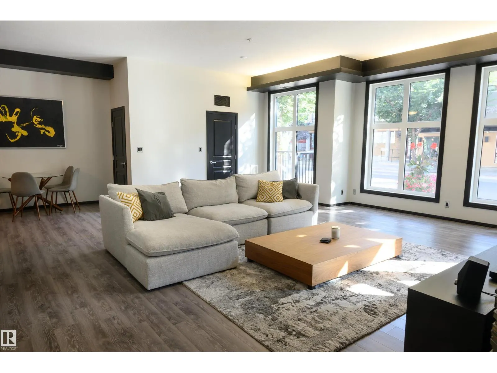 #106 10531 117 ST NW