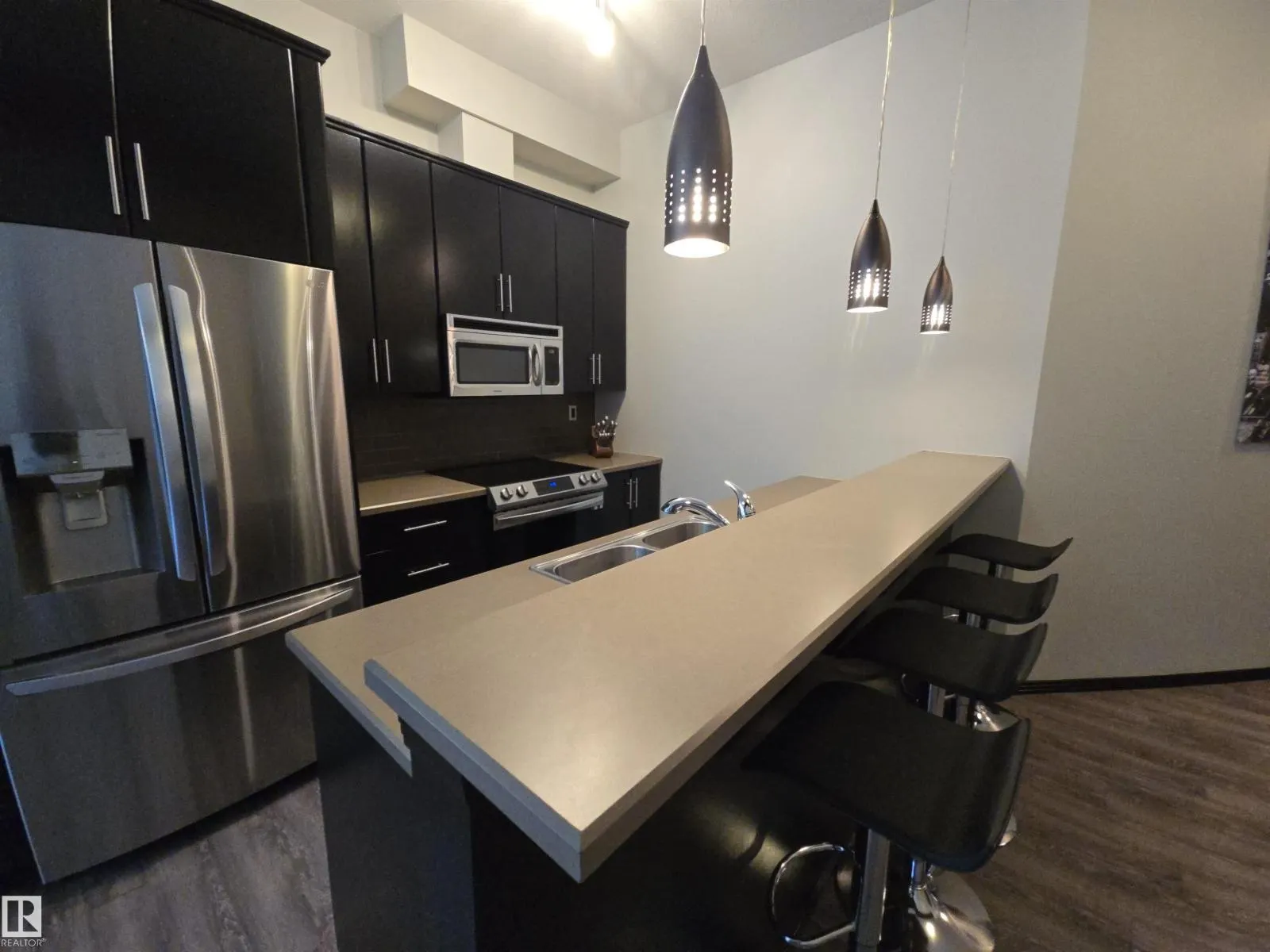 #106 10531 117 ST NW