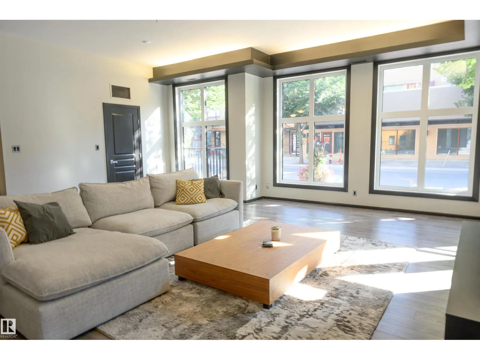 #106 10531 117 ST NW