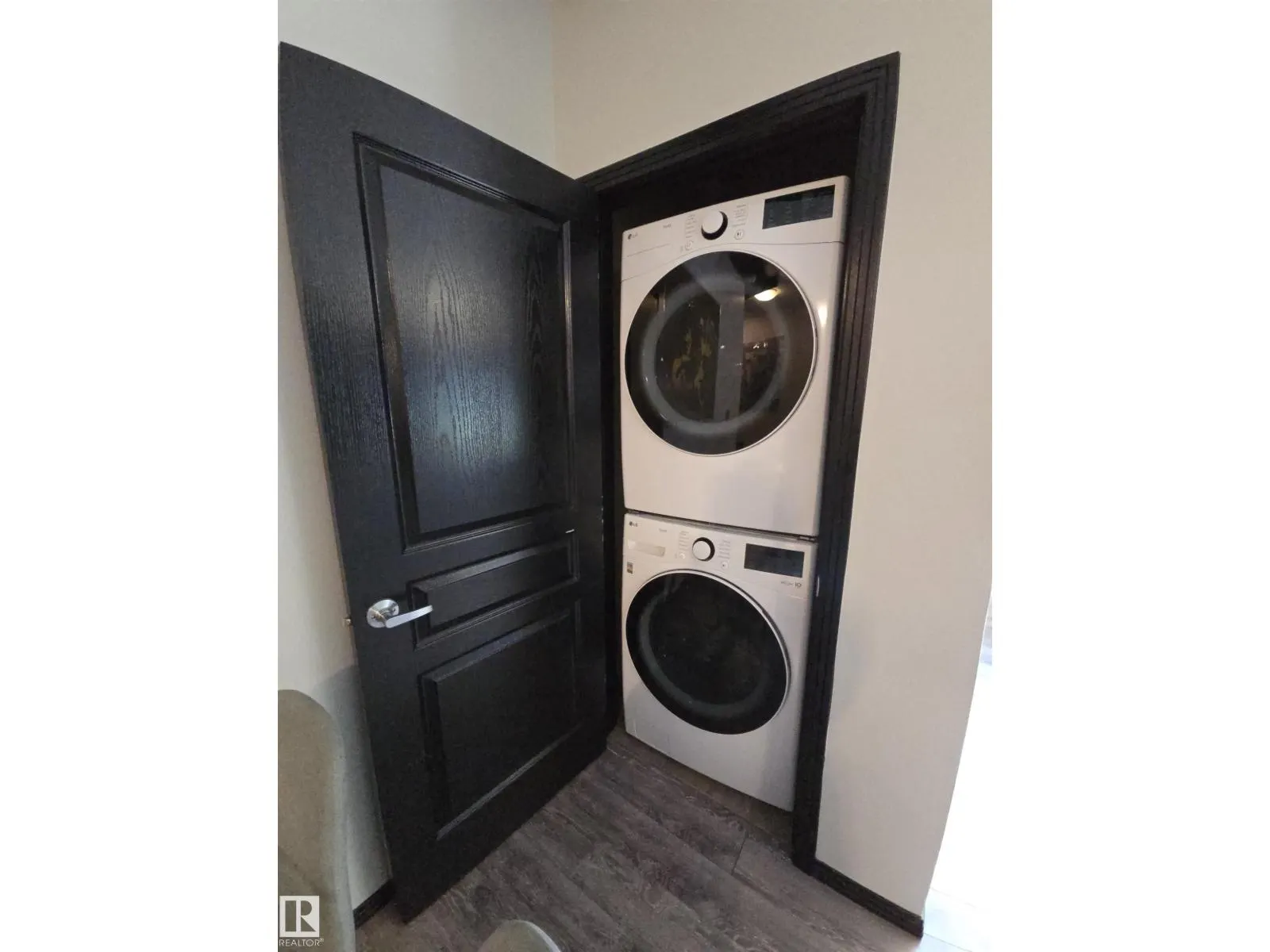 #106 10531 117 ST NW