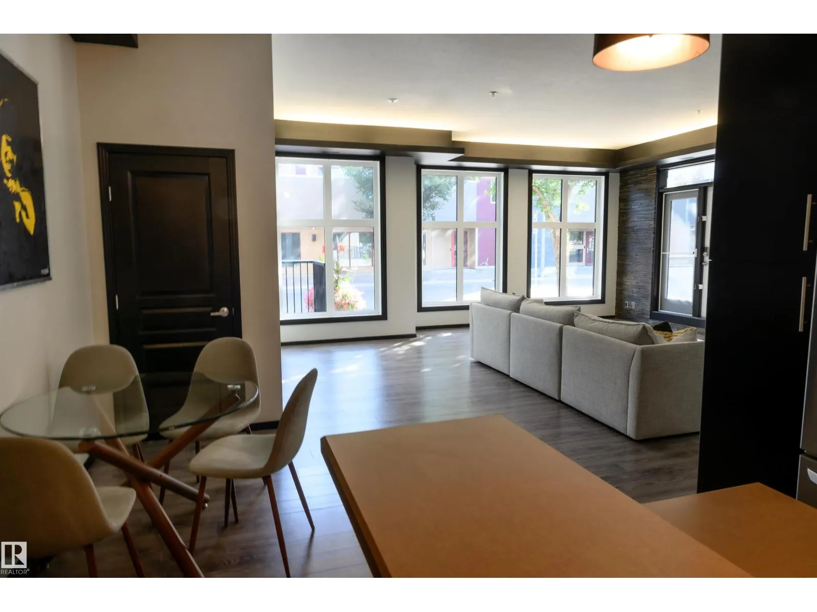 #106 10531 117 ST NW