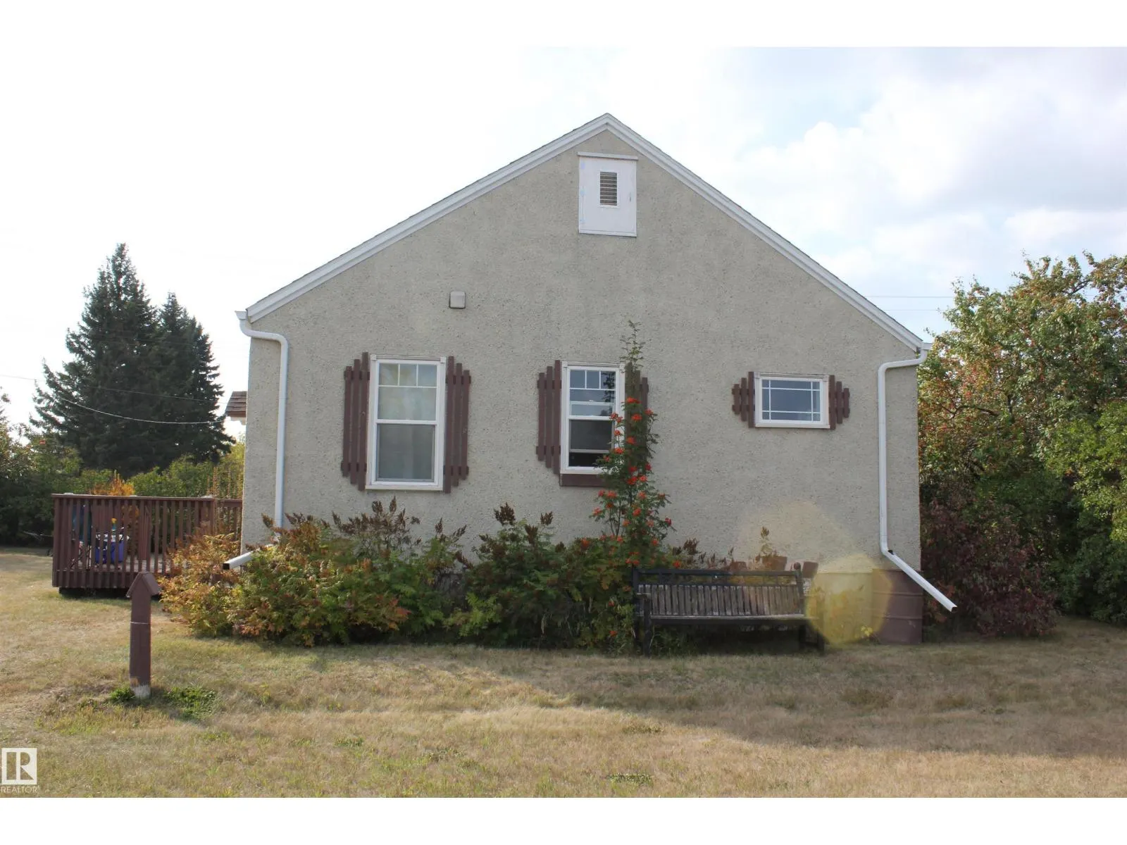 29 2nd ST E