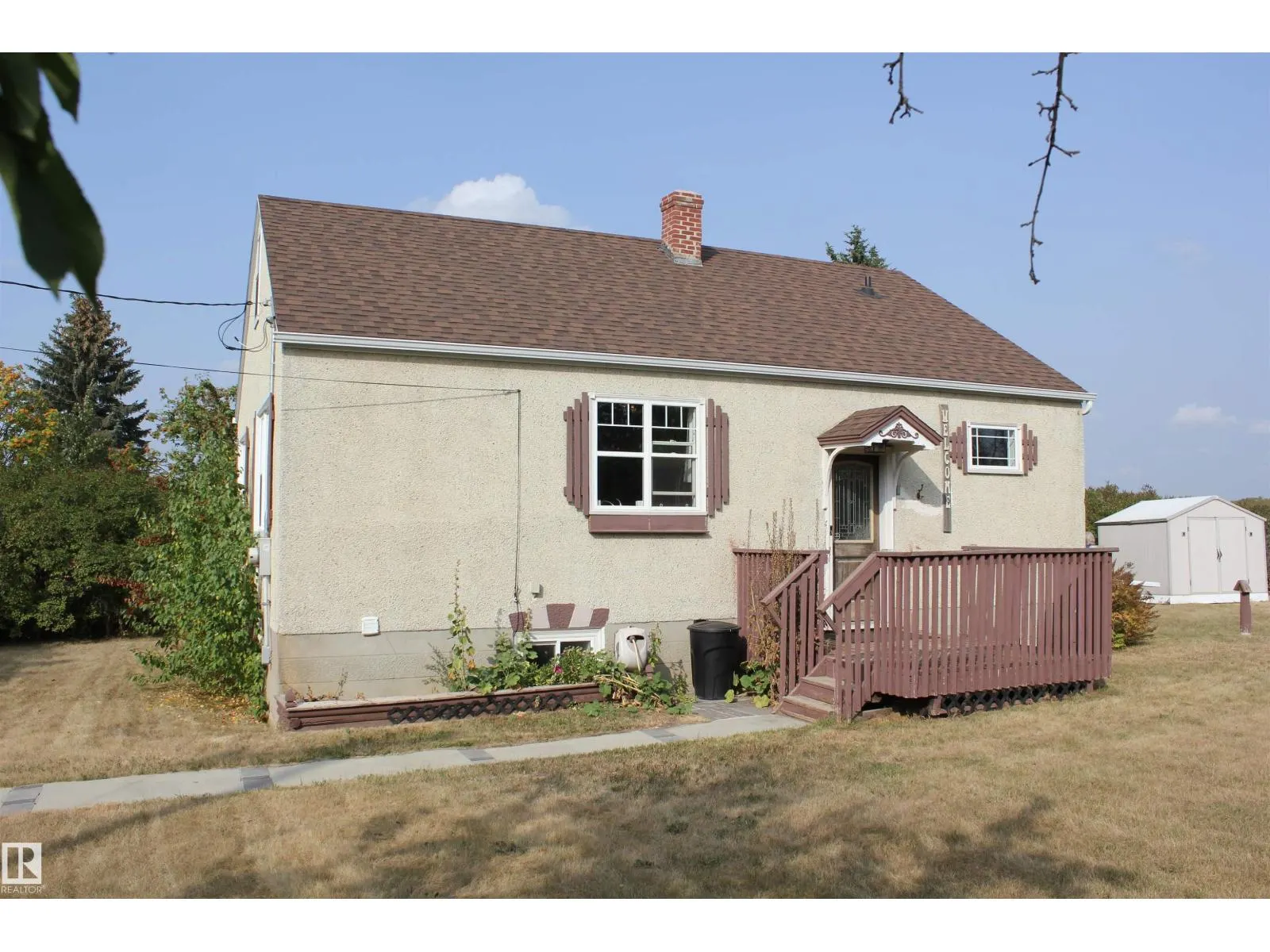 29 2nd ST E