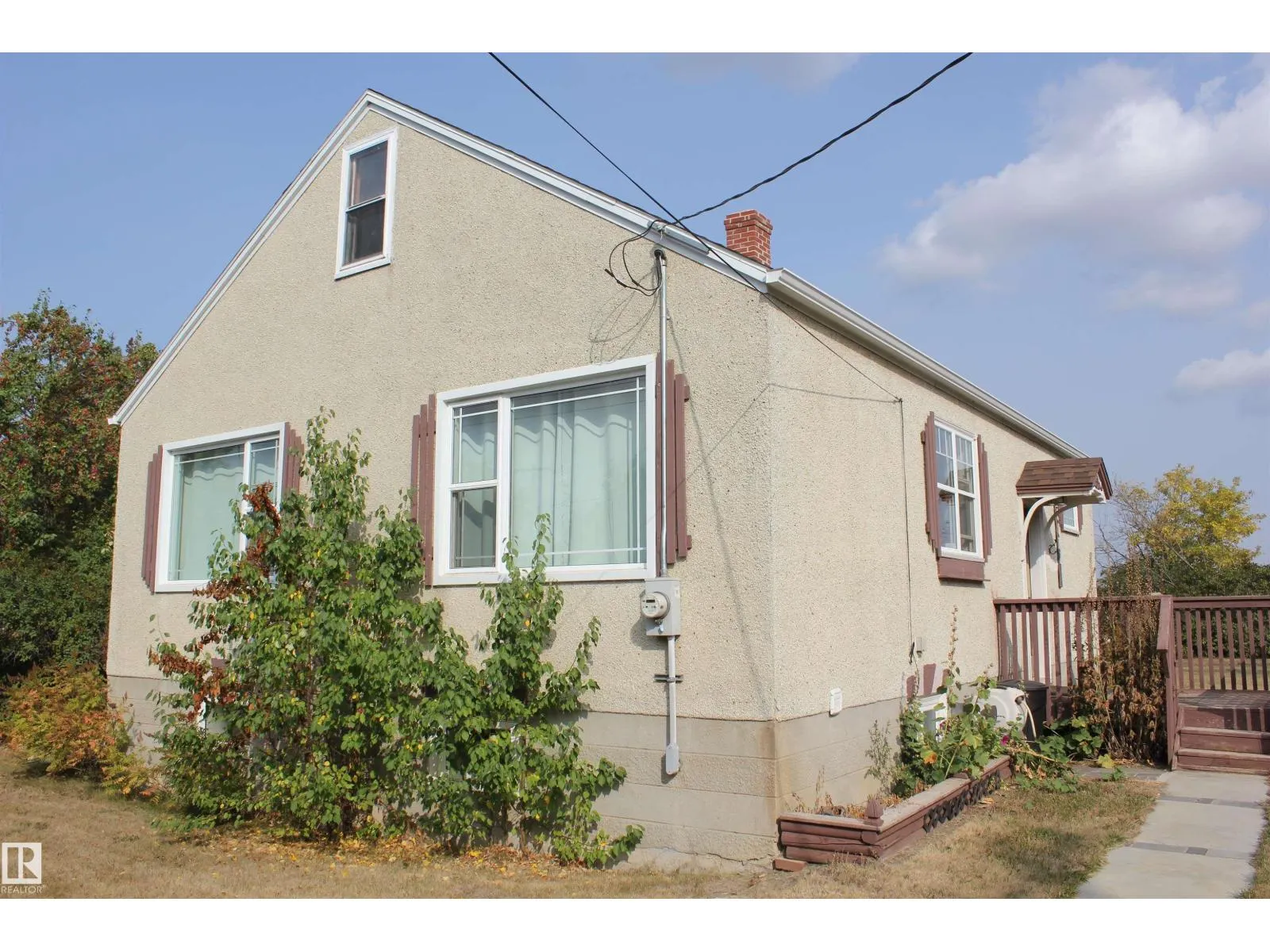 29 2nd ST E