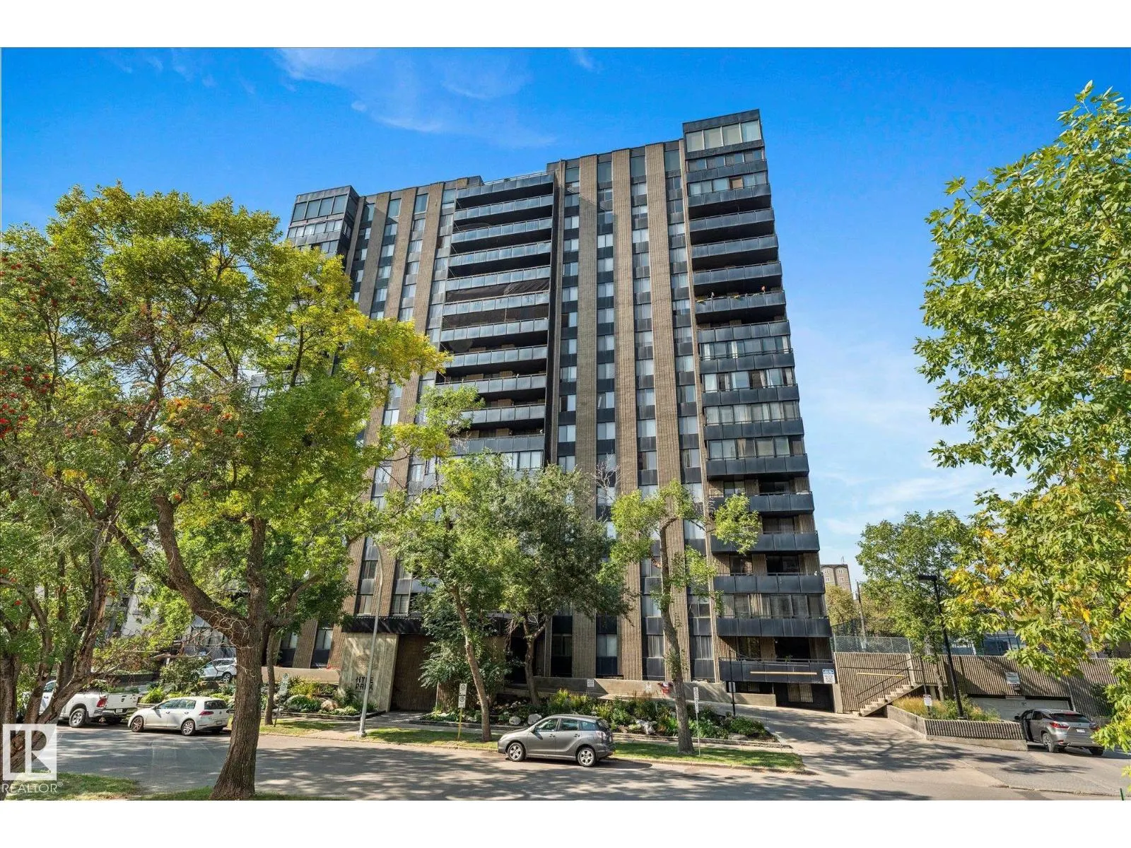 #401 10160 115 ST NW