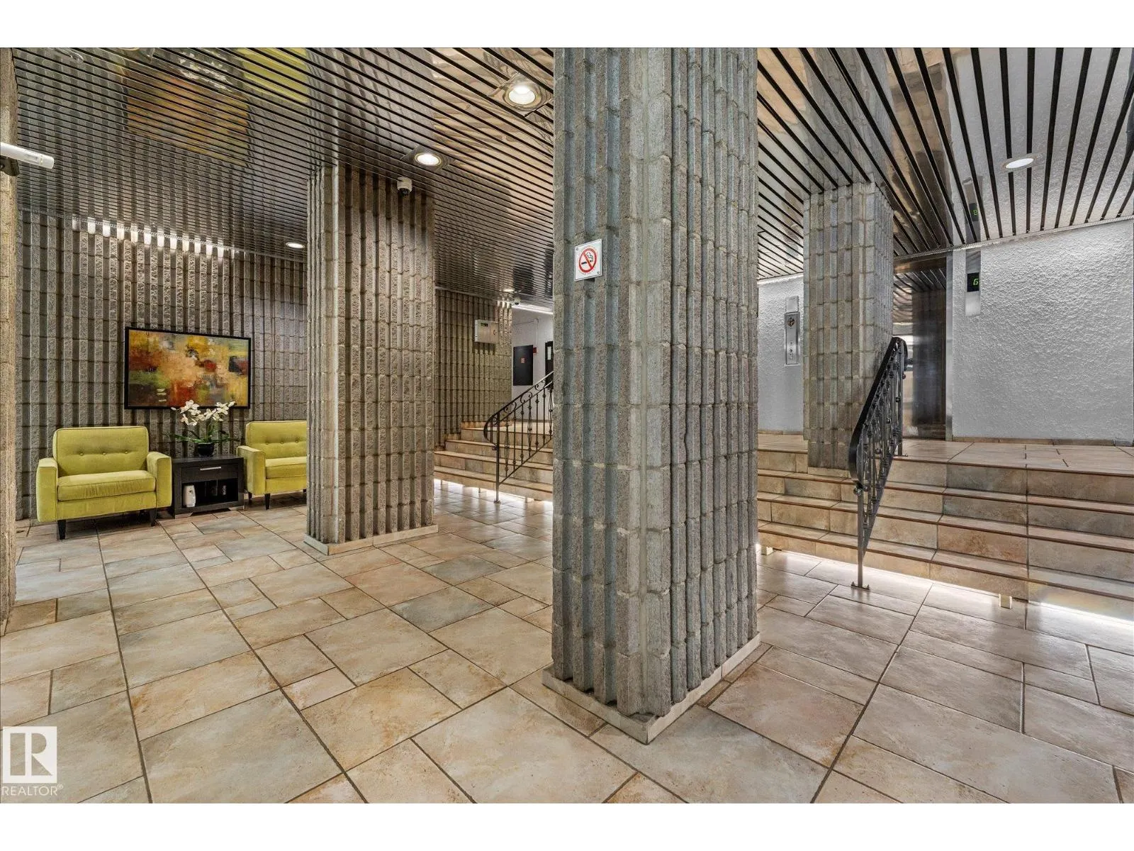 #401 10160 115 ST NW