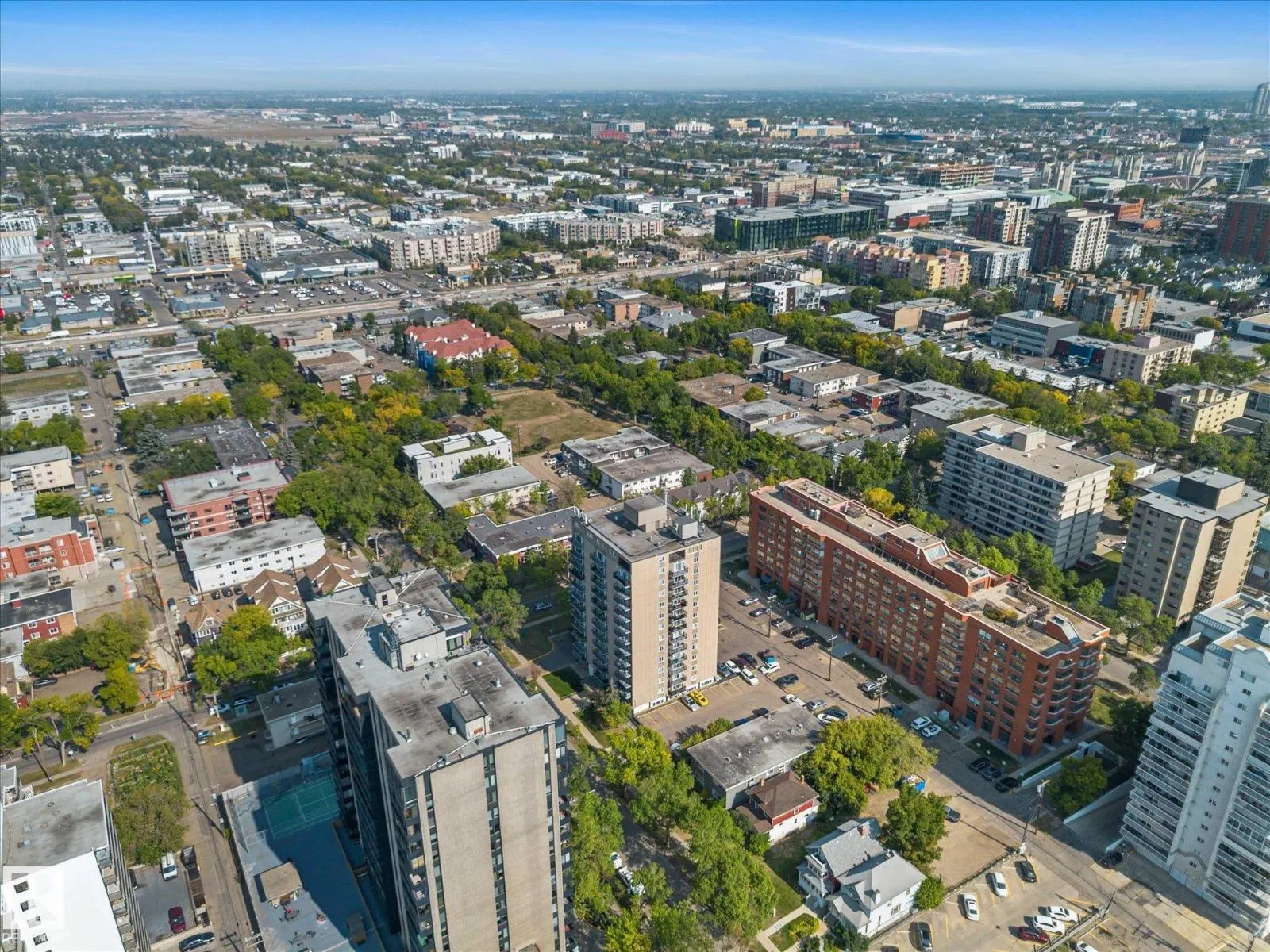#401 10160 115 ST NW