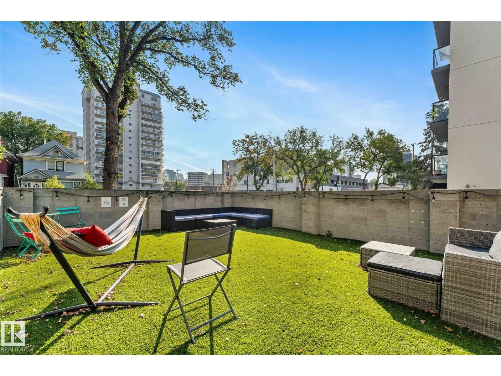 #401 10160 115 ST NW