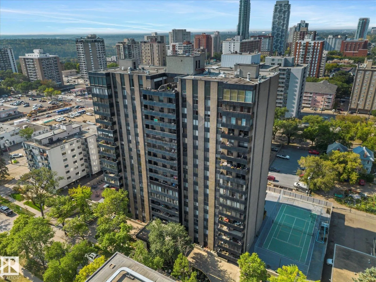 #401 10160 115 ST NW