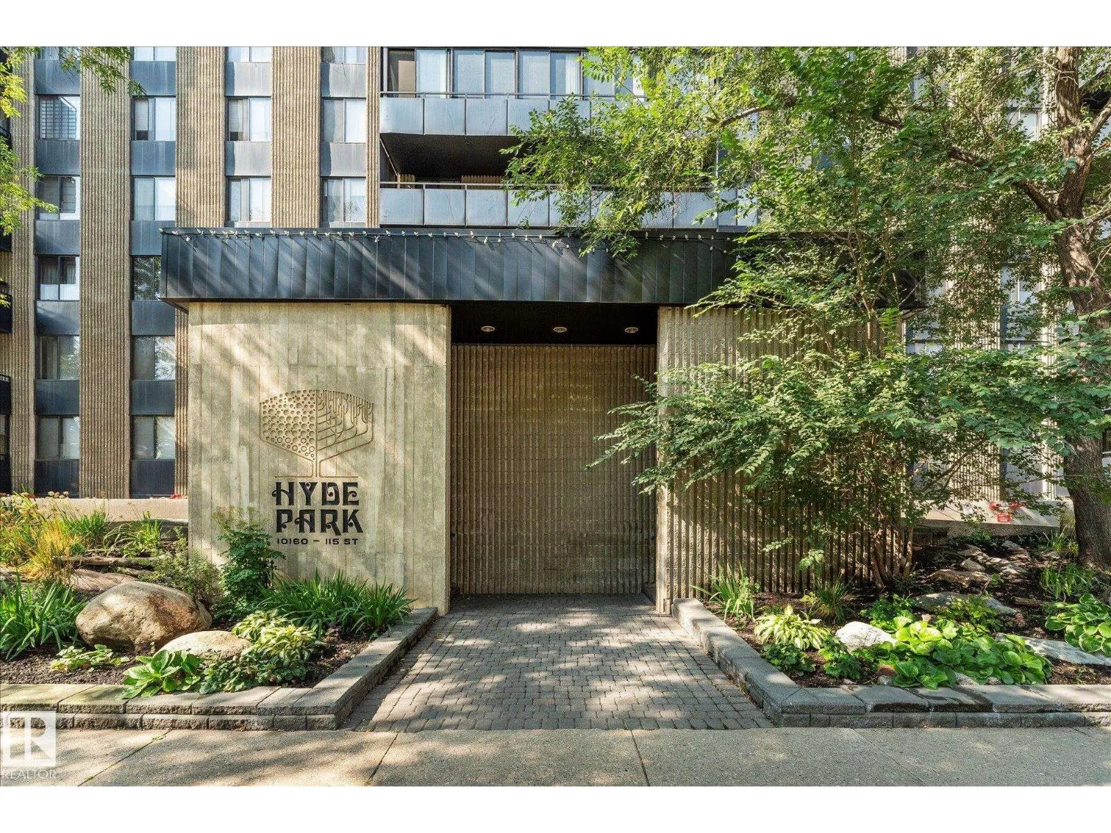#401 10160 115 ST NW