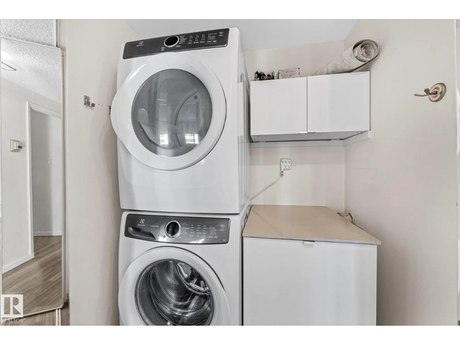 #401 10160 115 ST NW