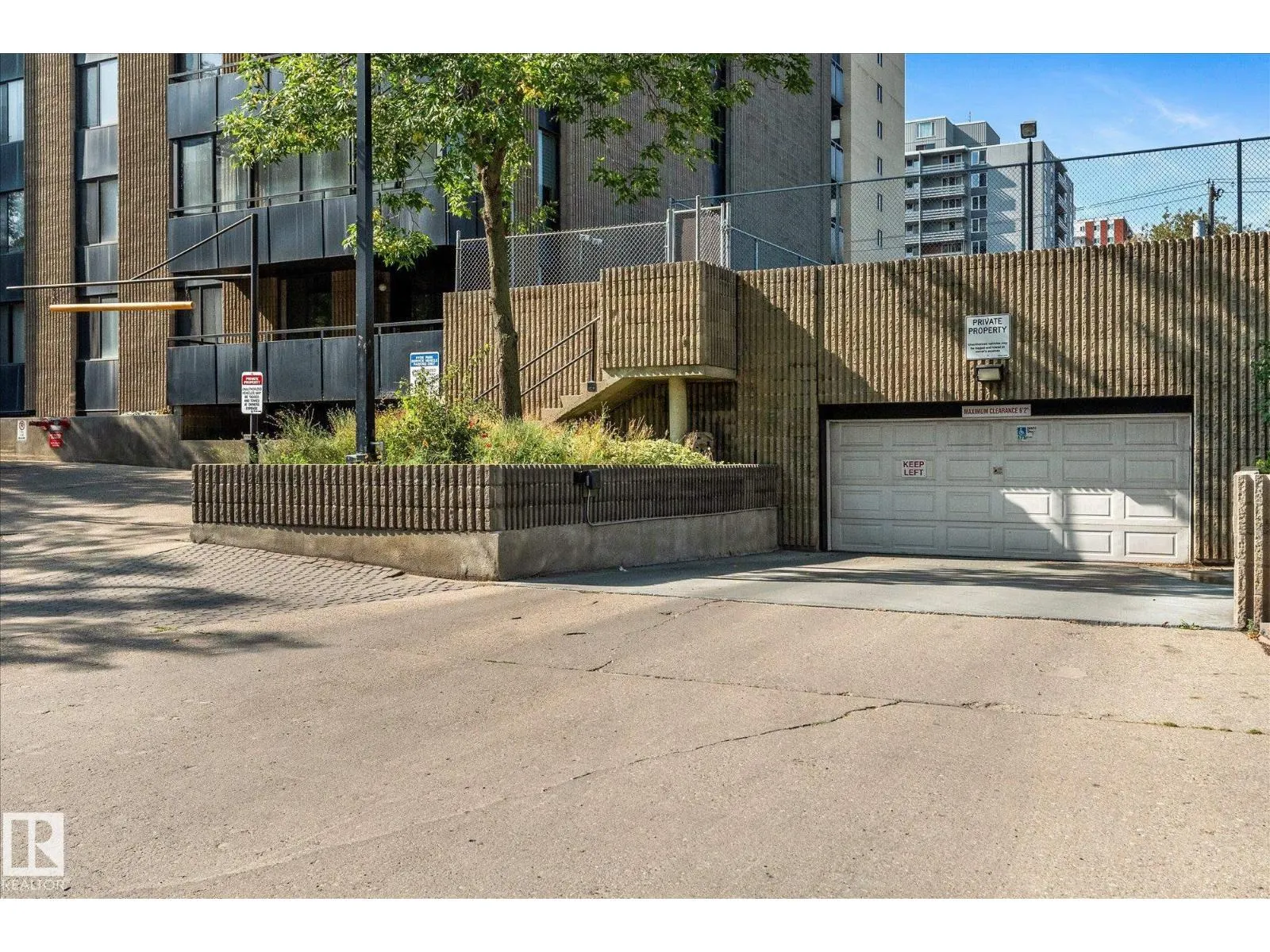 #401 10160 115 ST NW