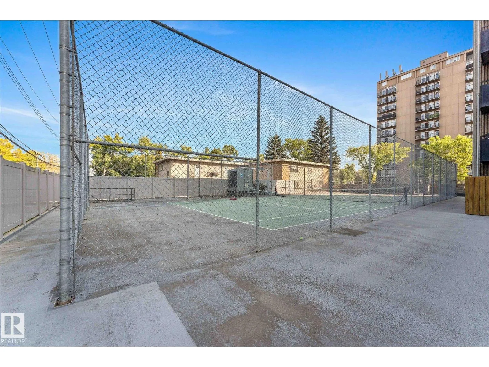 #401 10160 115 ST NW