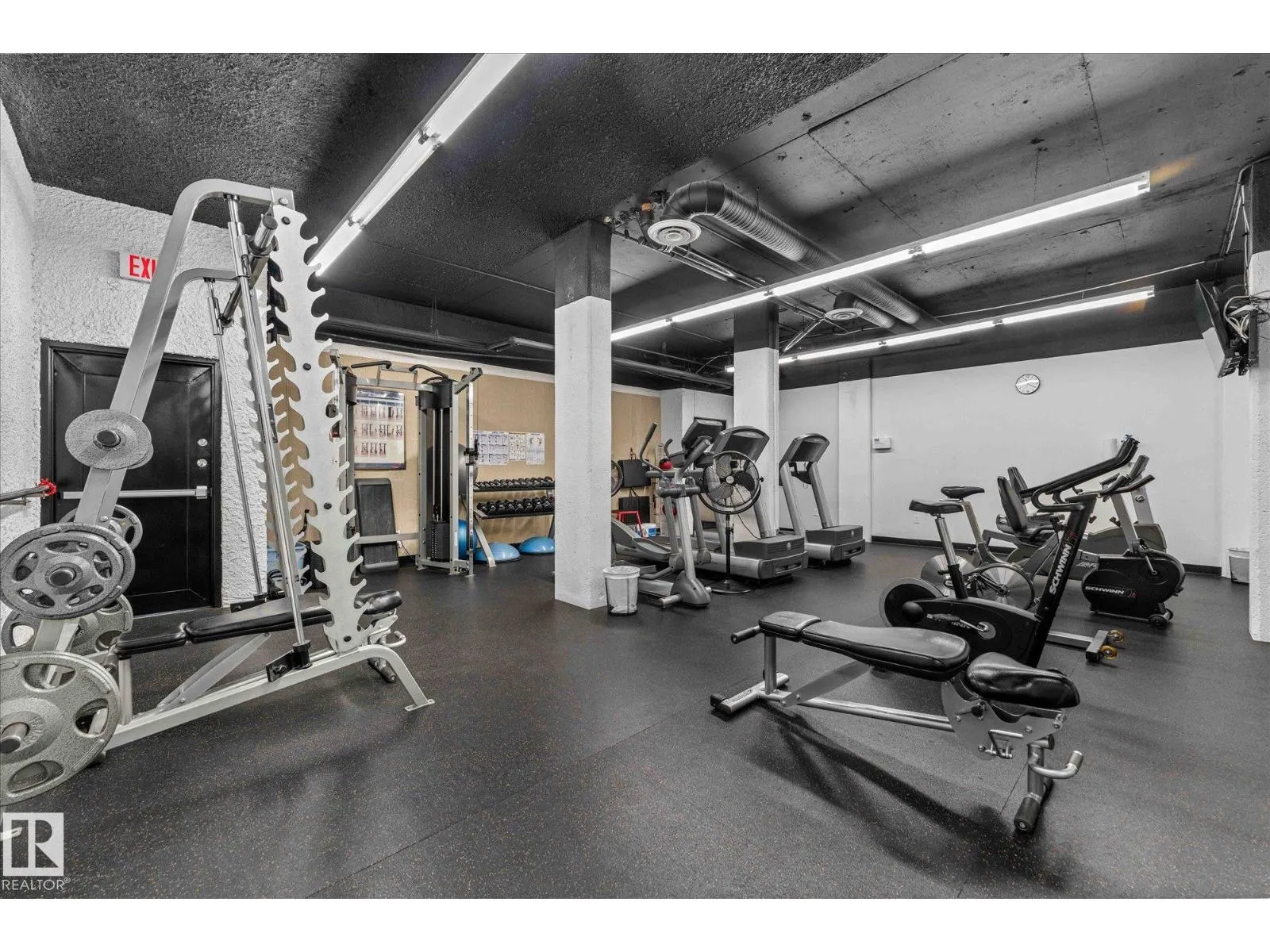 #401 10160 115 ST NW