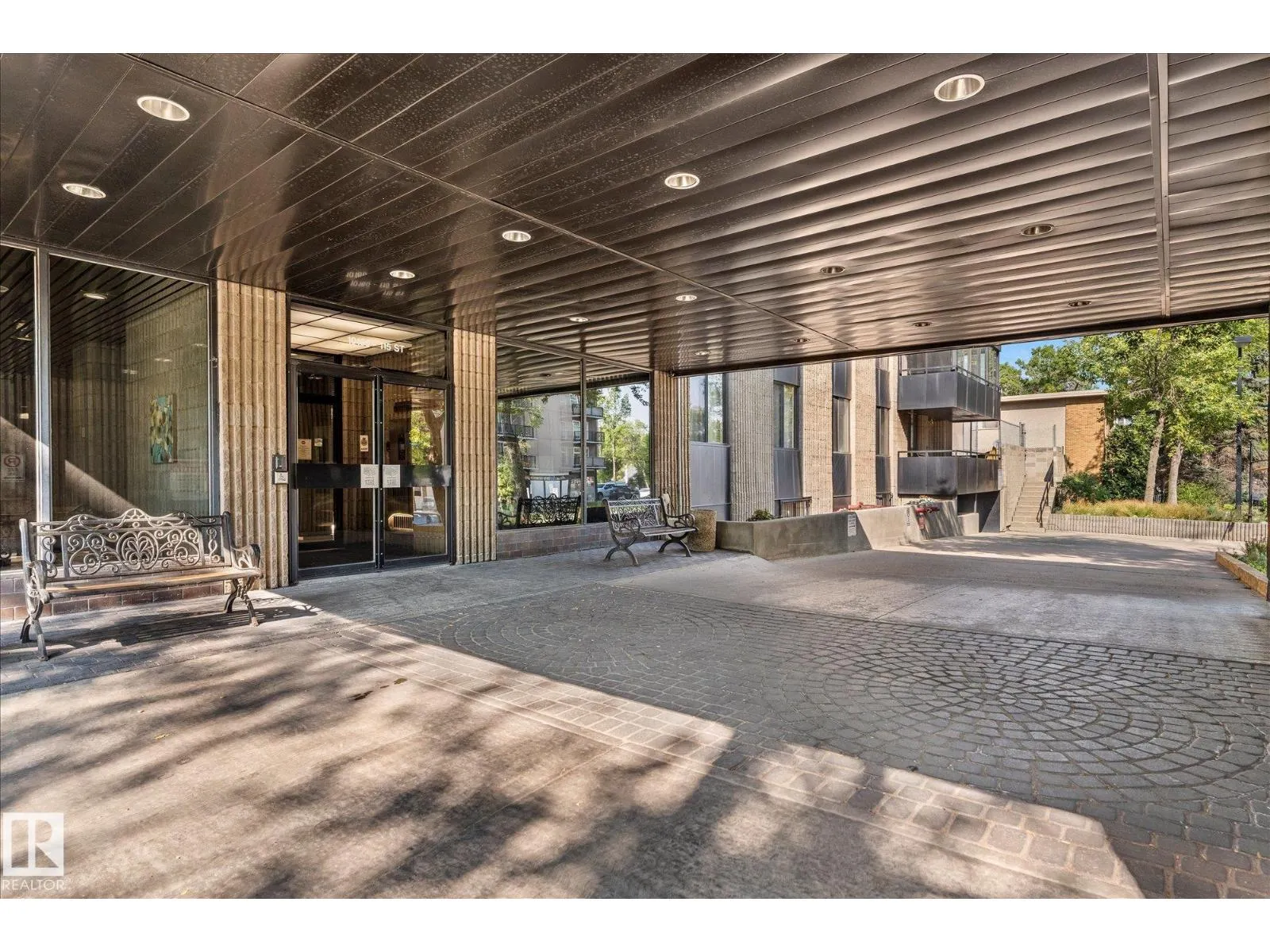 #401 10160 115 ST NW