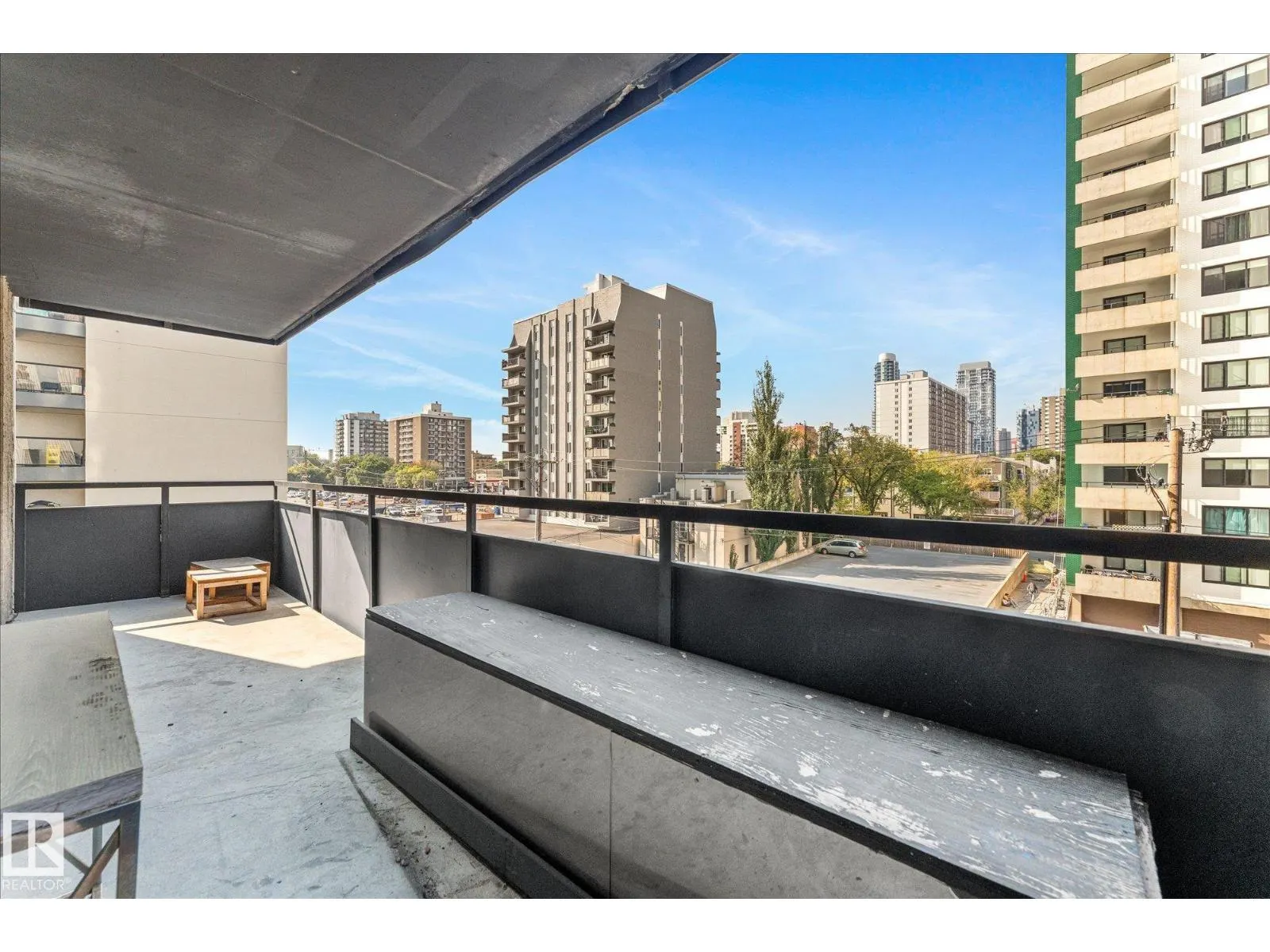 #401 10160 115 ST NW