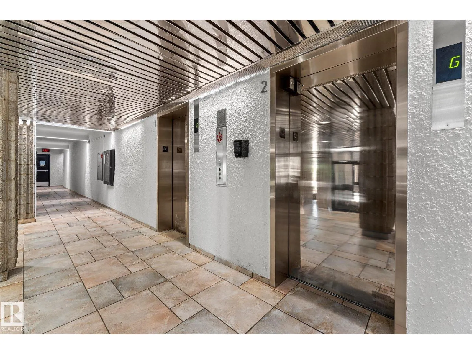 #401 10160 115 ST NW