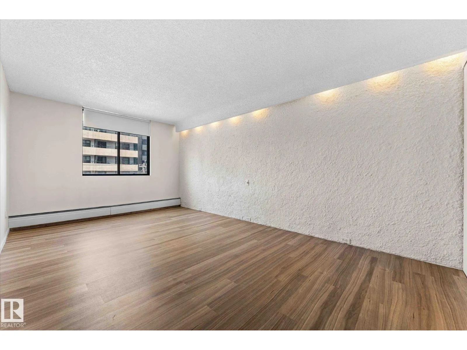 #401 10160 115 ST NW
