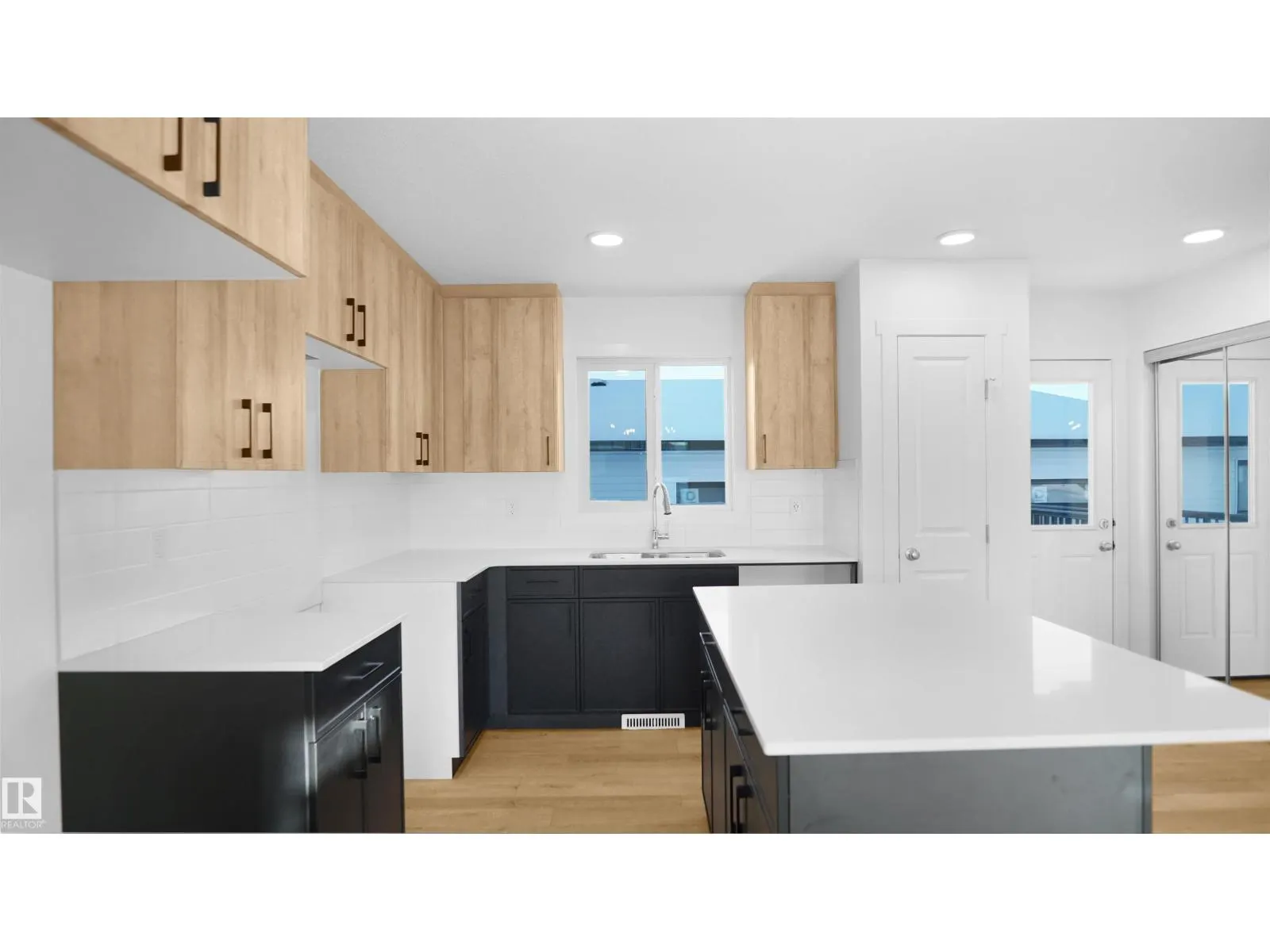 240 Savoy CR