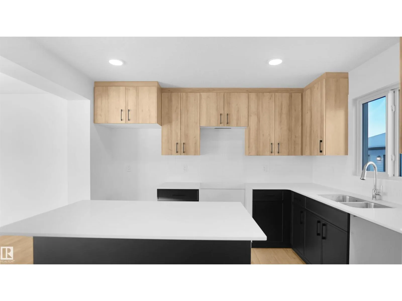 240 Savoy CR