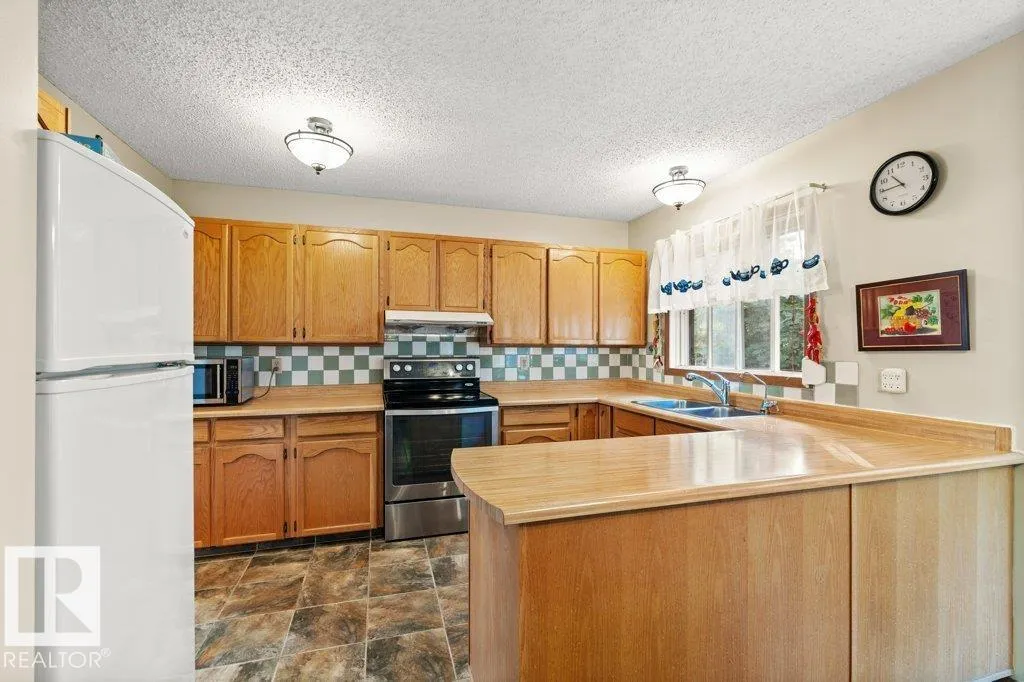 10429 28A AV NW