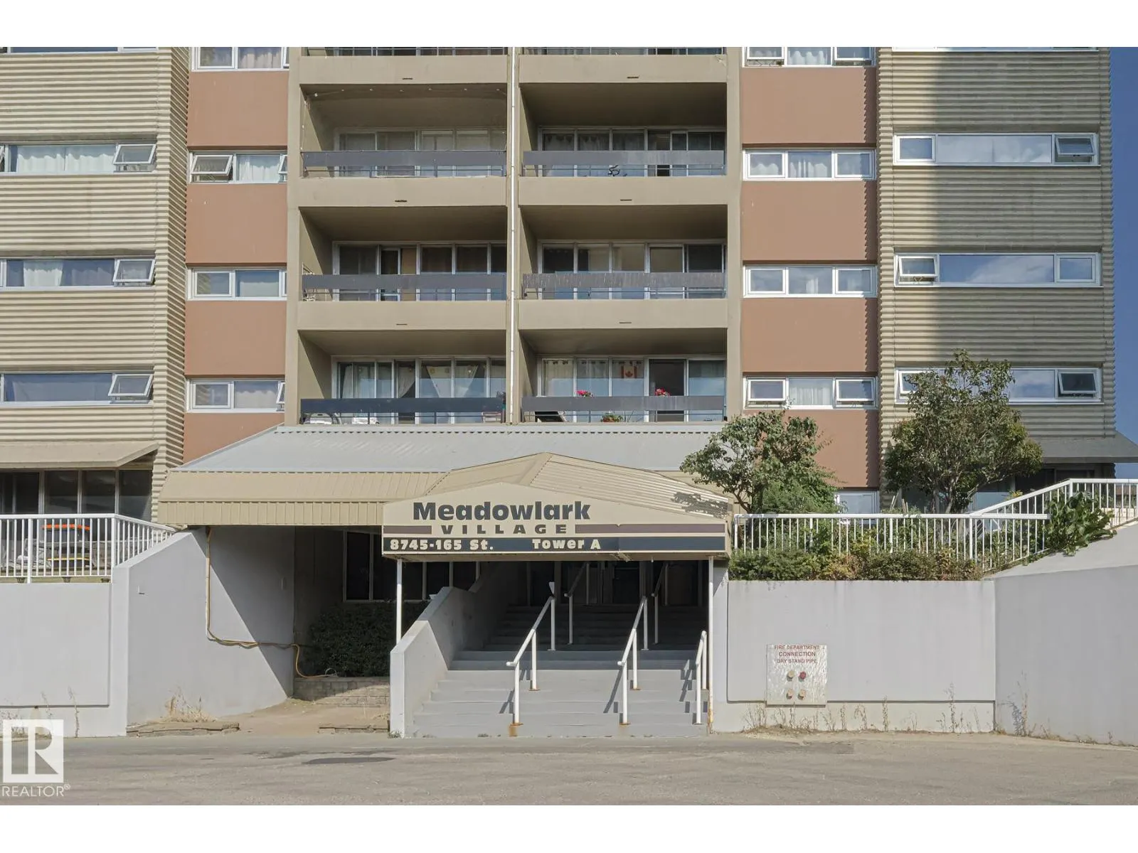 #23 8745 165 ST NW NW