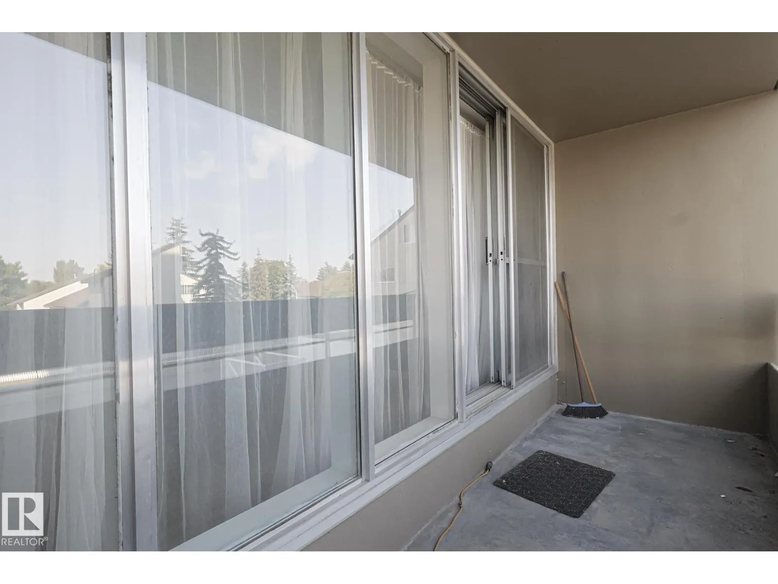 #23 8745 165 ST NW NW