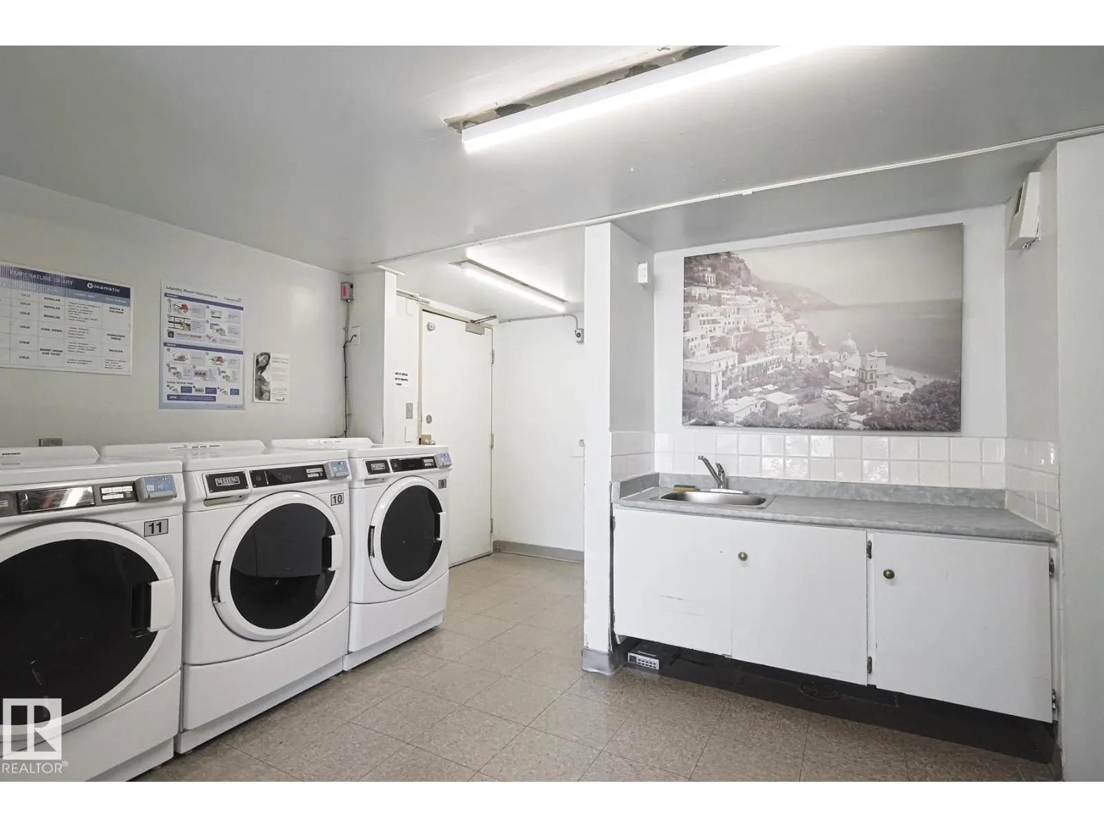 #23 8745 165 ST NW NW