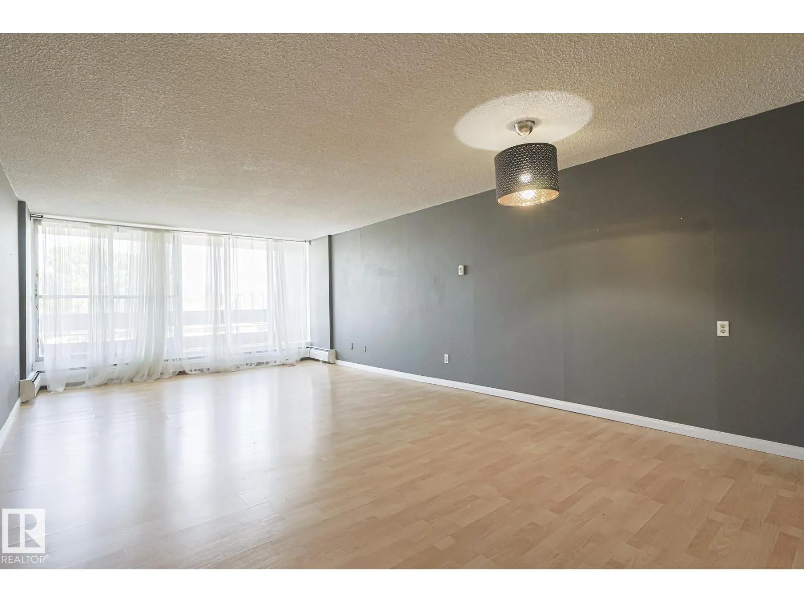 #23 8745 165 ST NW NW