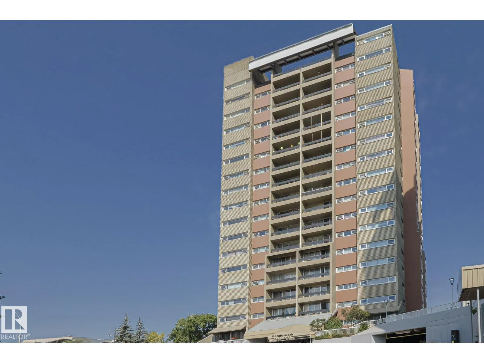 #23 8745 165 ST NW NW