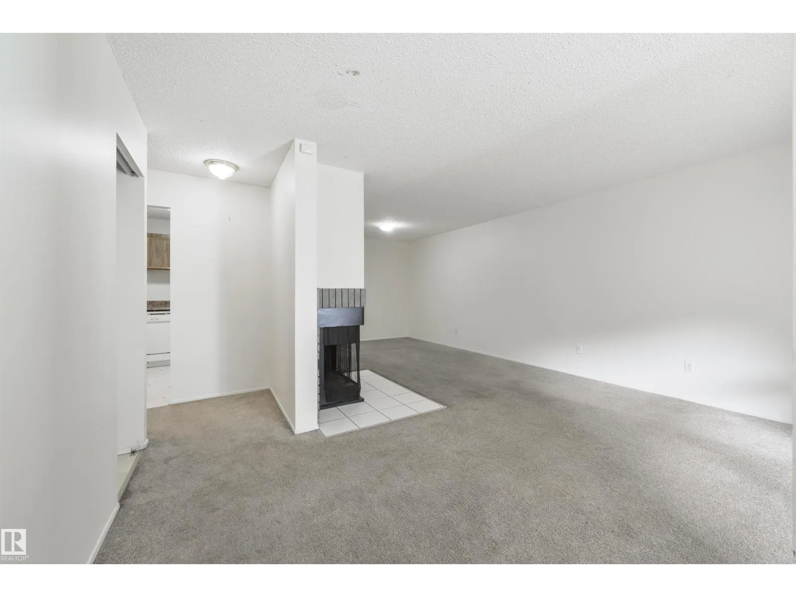 #52 3111 142 AV NW