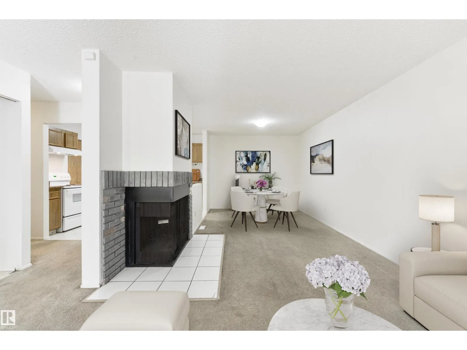 #52 3111 142 AV NW