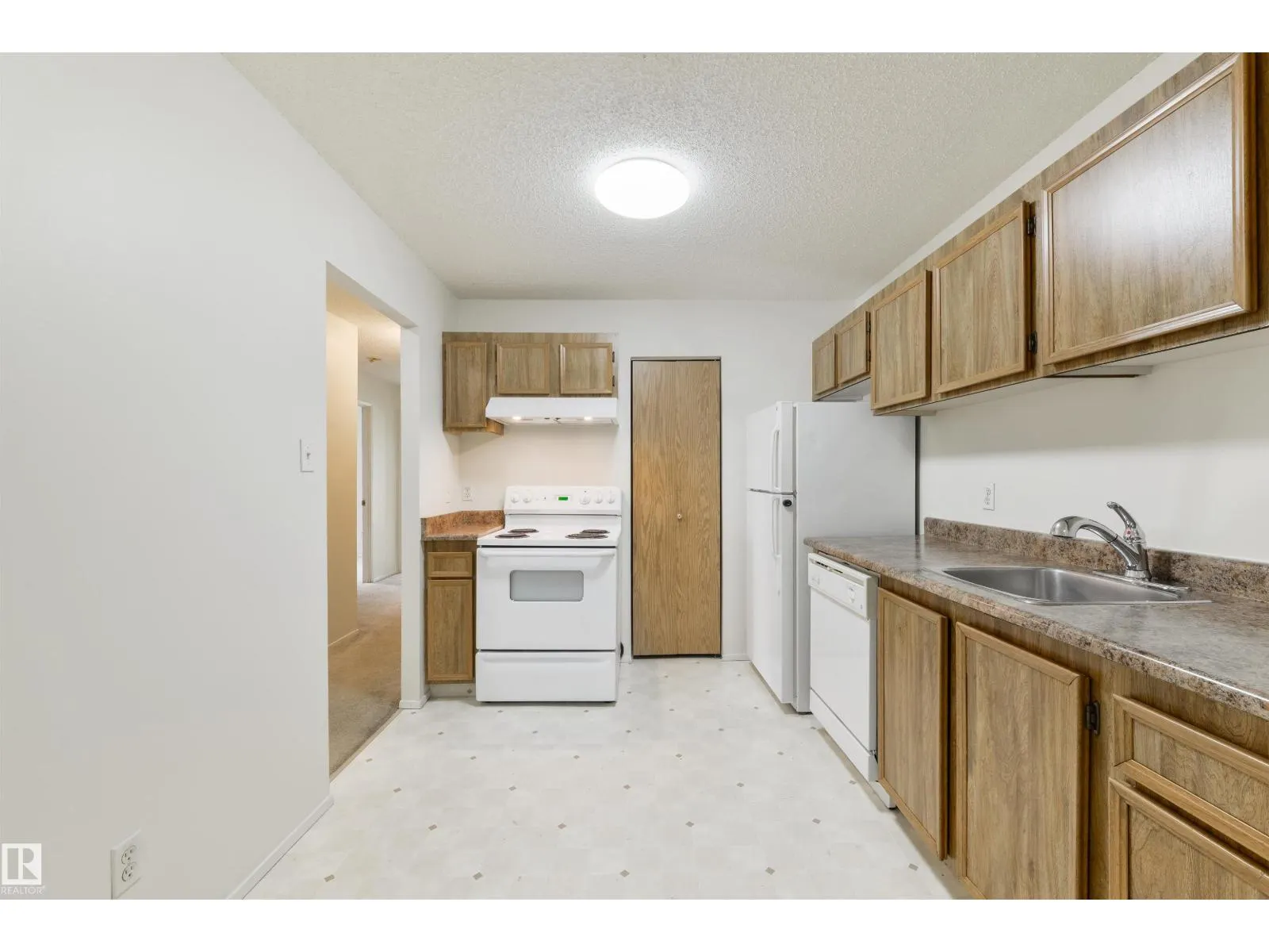 #52 3111 142 AV NW