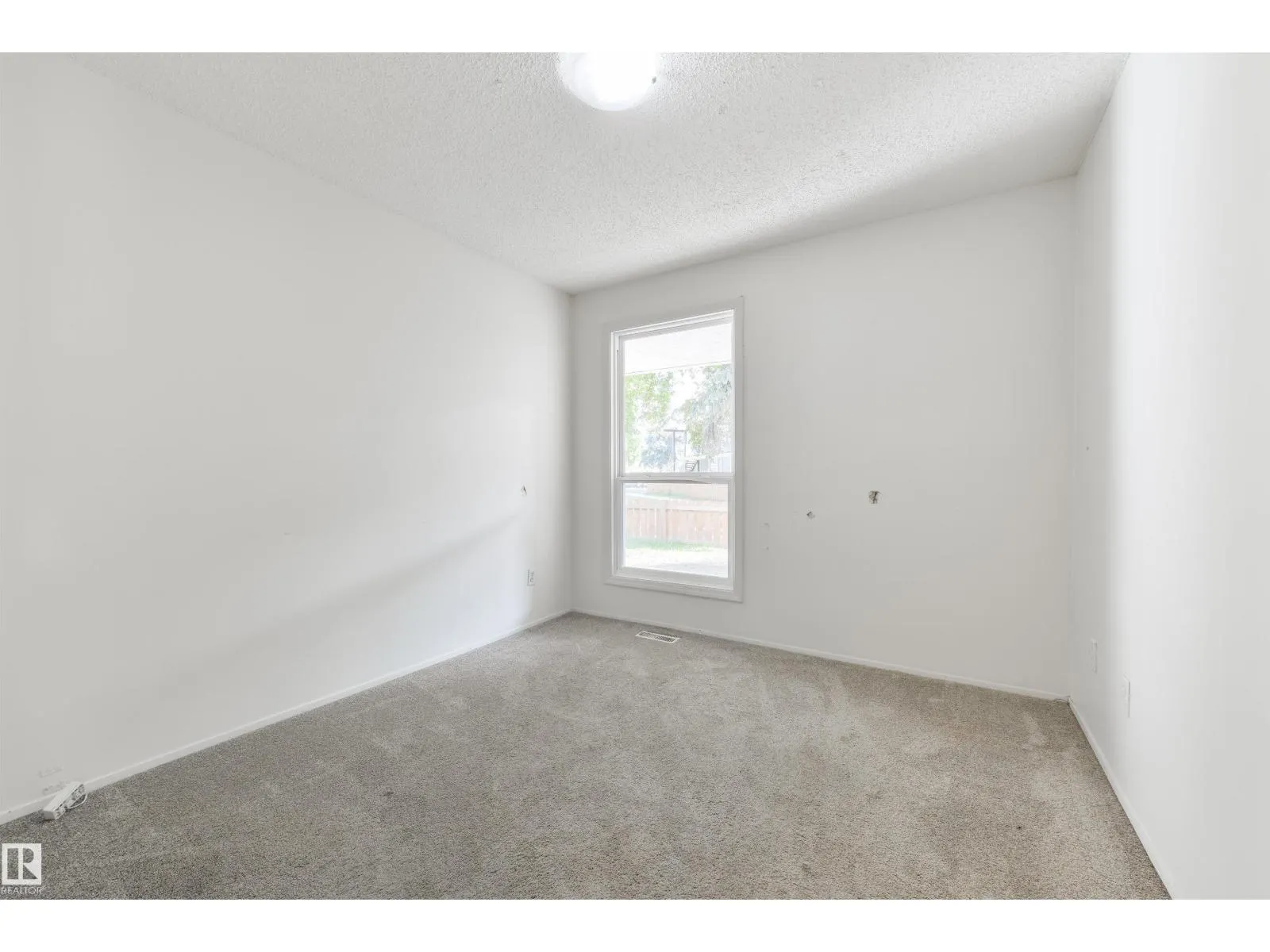 #52 3111 142 AV NW