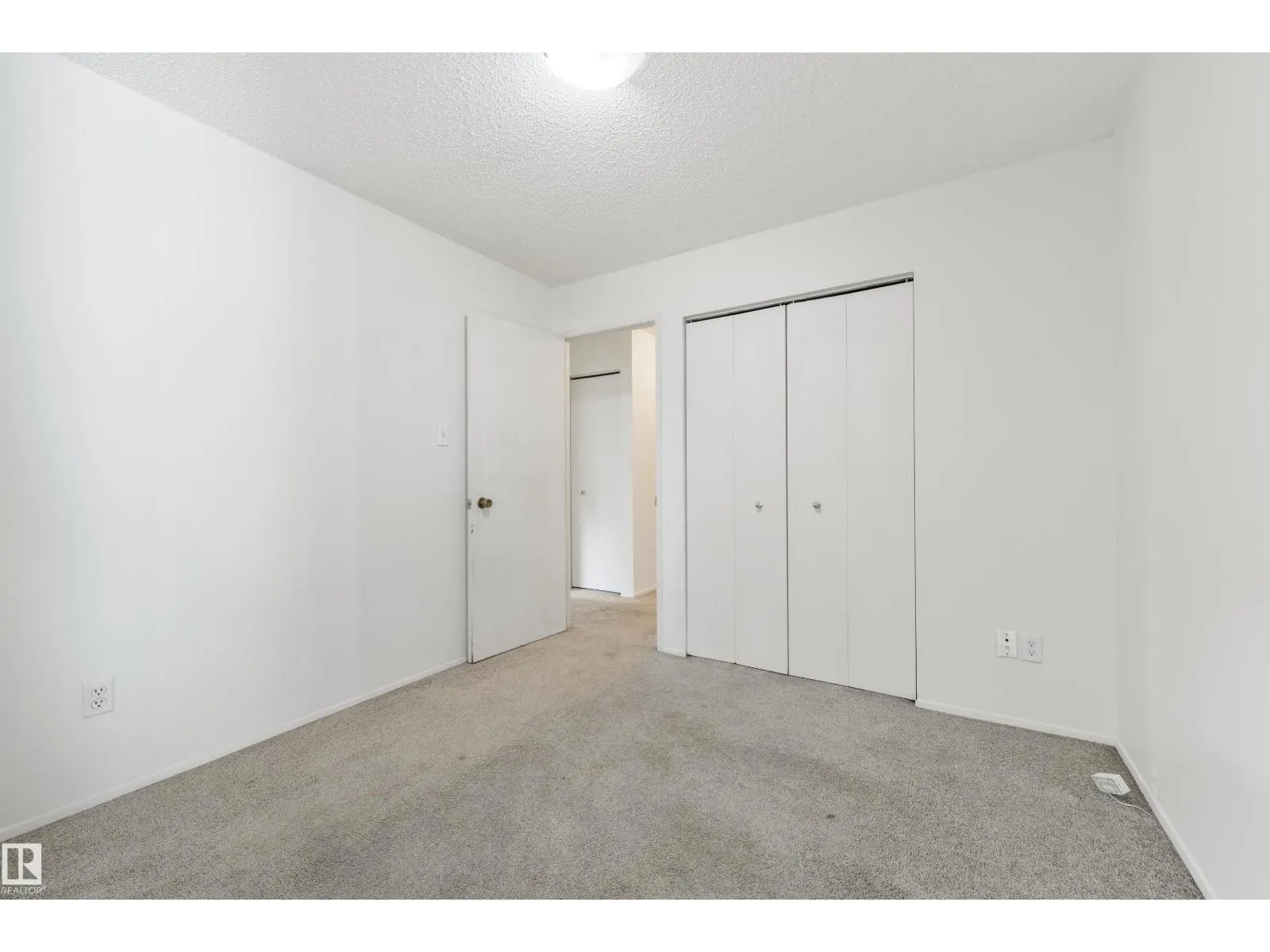 #52 3111 142 AV NW