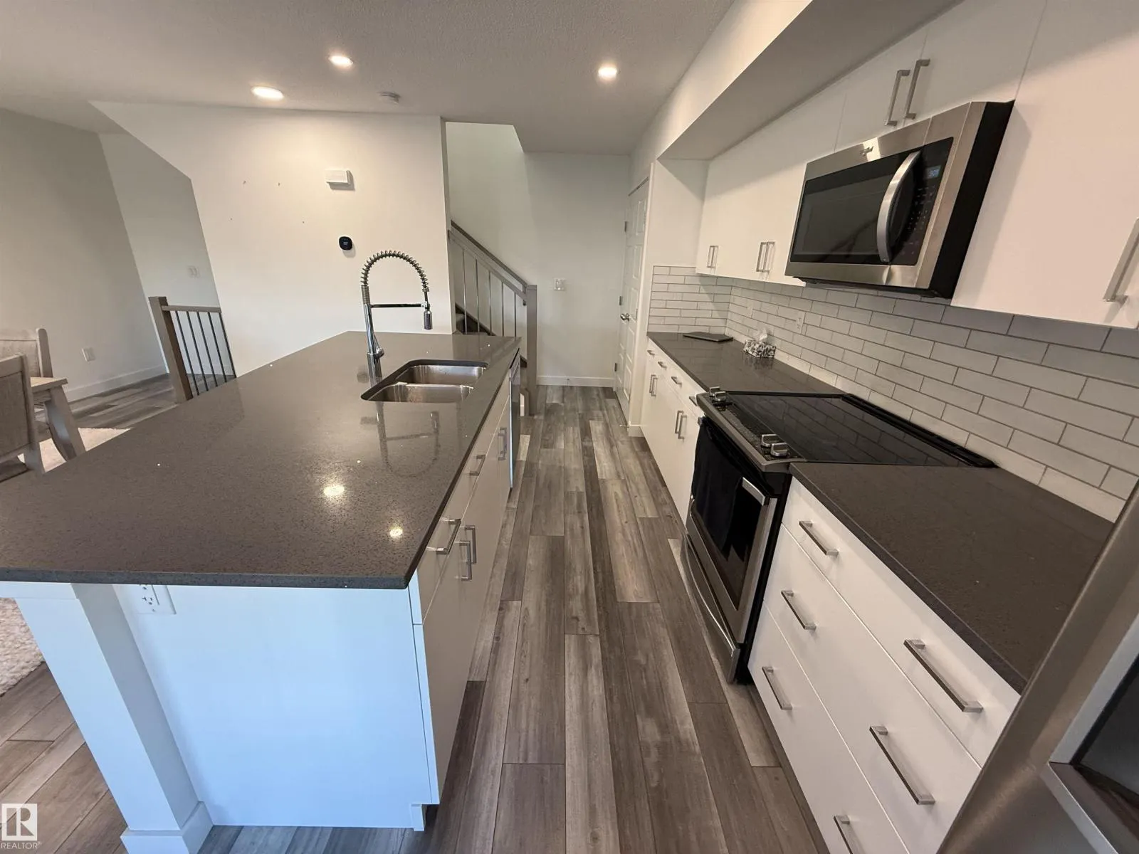20303 16 AV NW