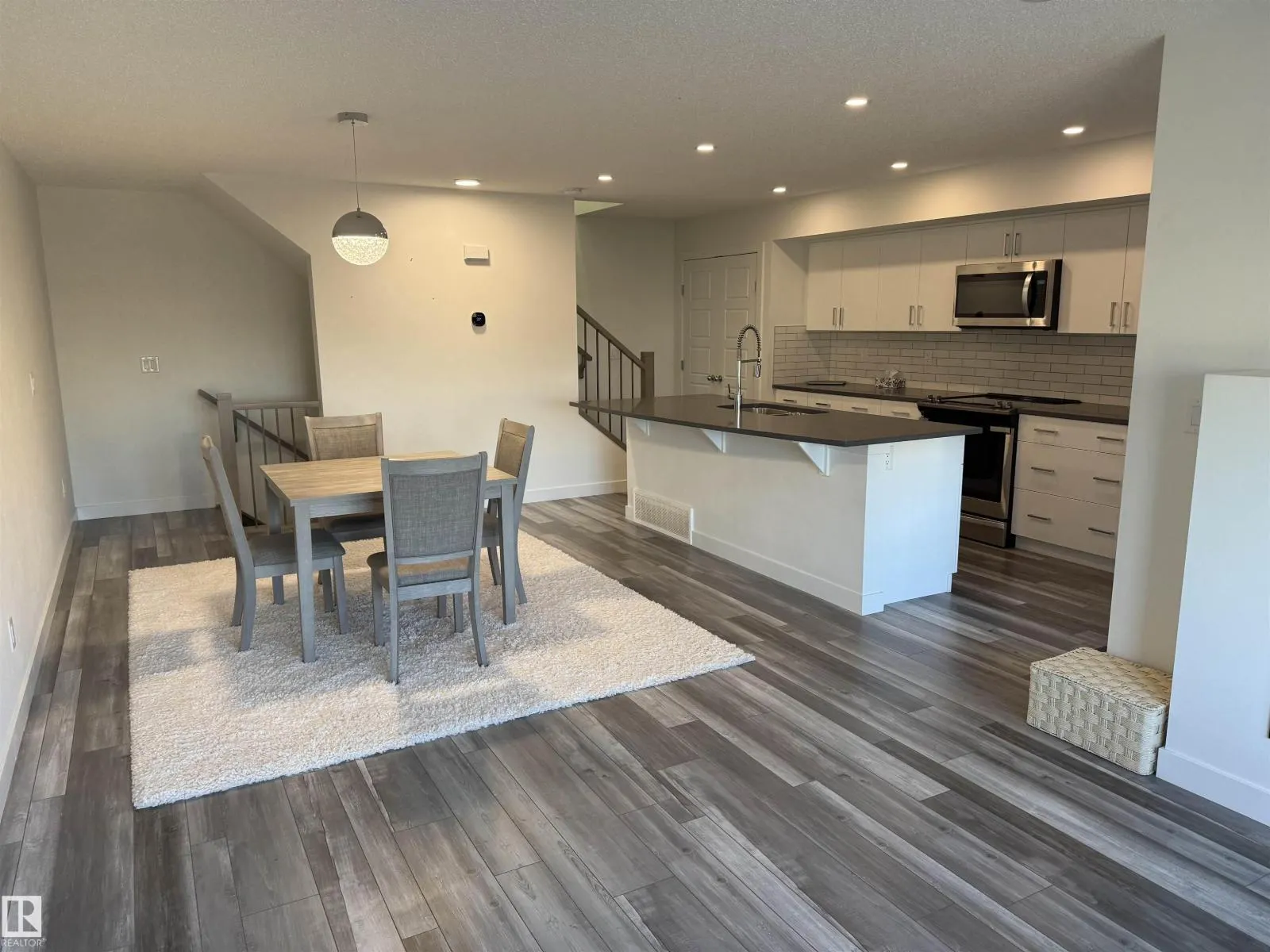 20303 16 AV NW