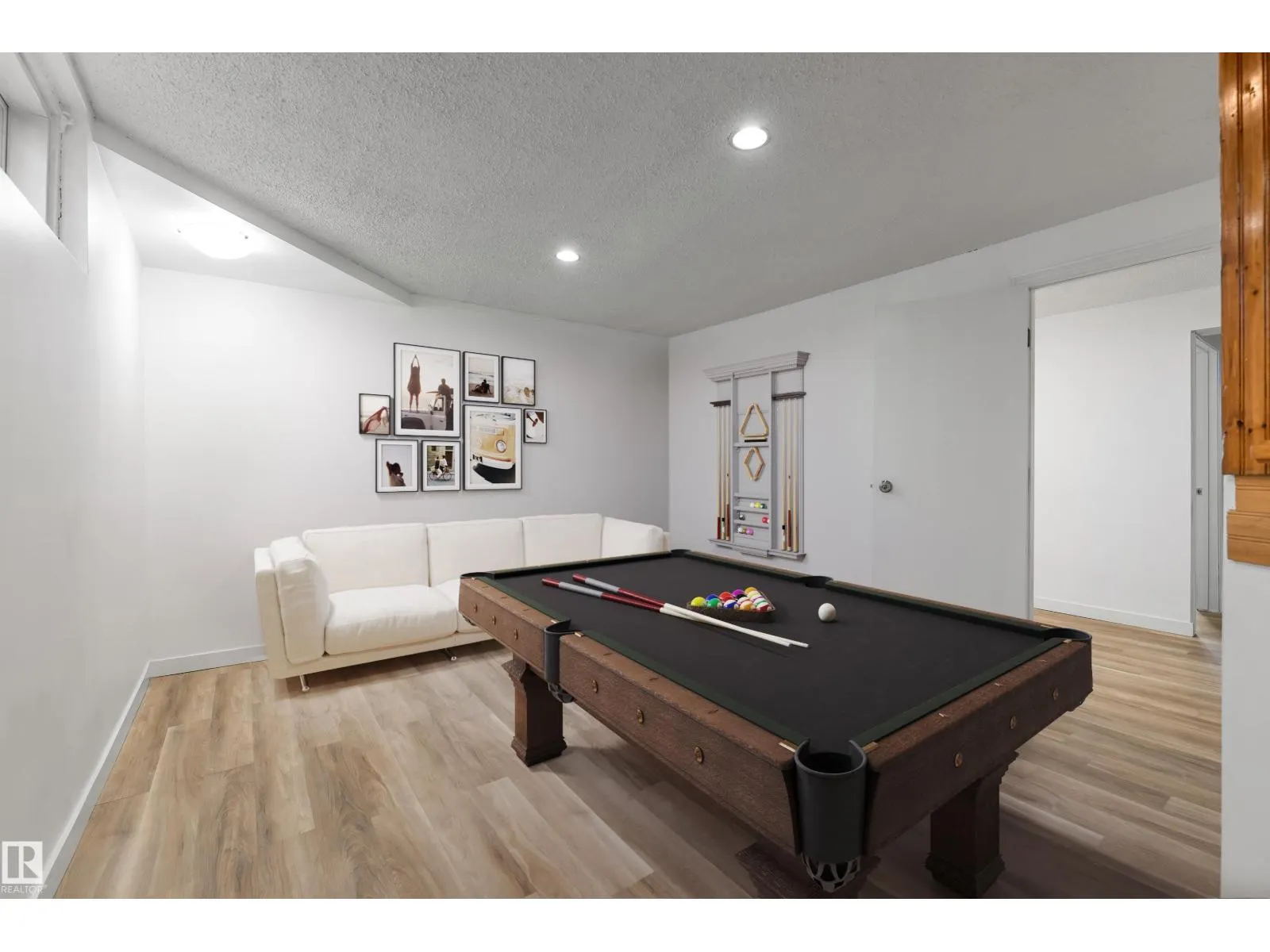 26 PEACOCK DR