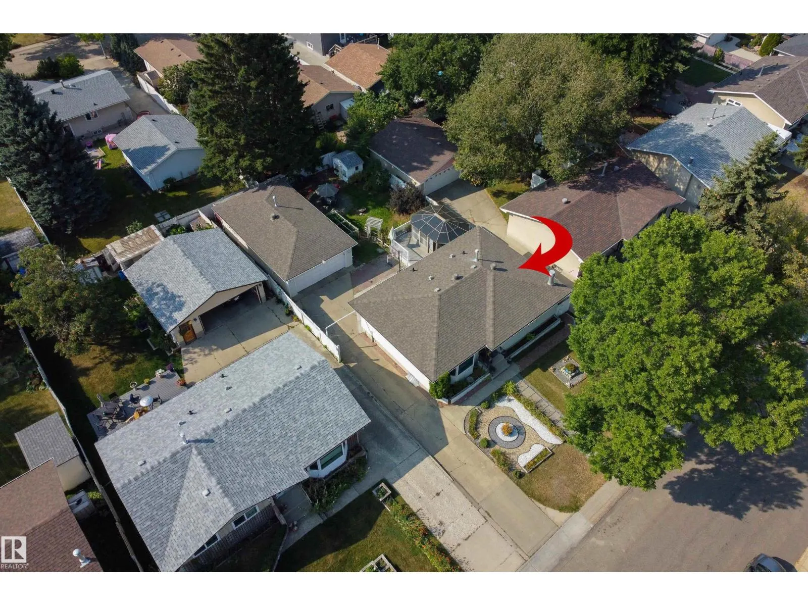26 PEACOCK DR