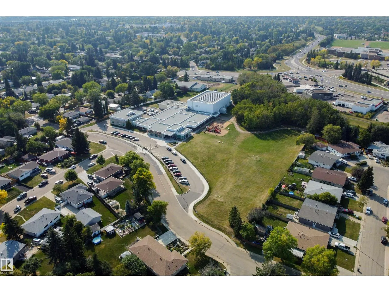 26 PEACOCK DR