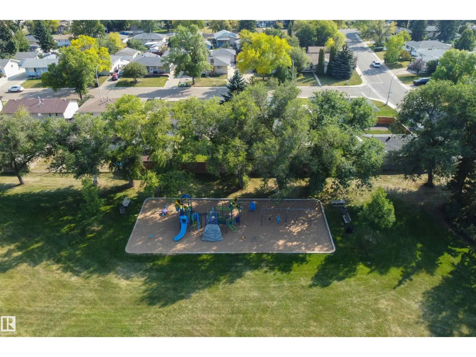26 PEACOCK DR