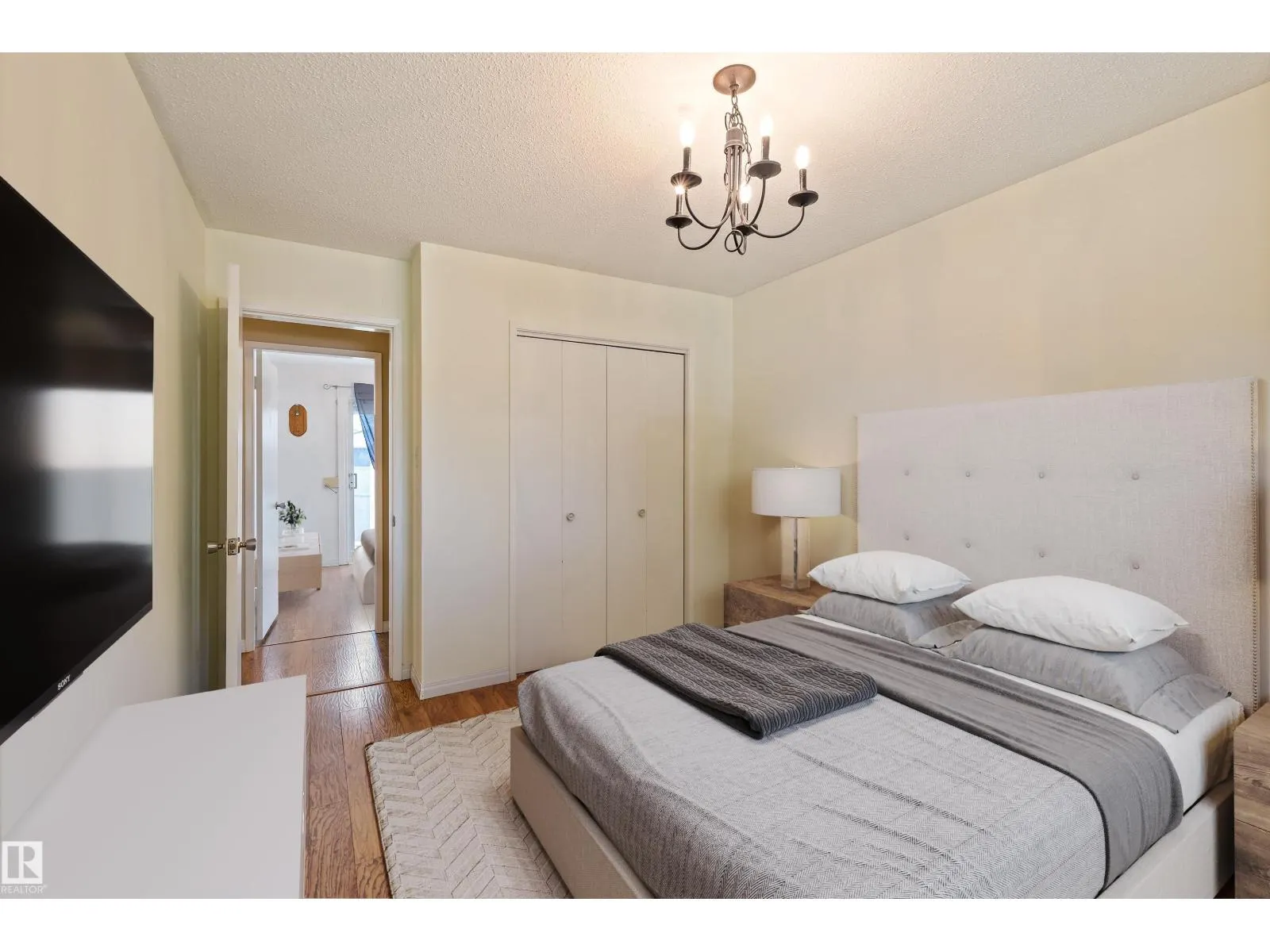 26 PEACOCK DR