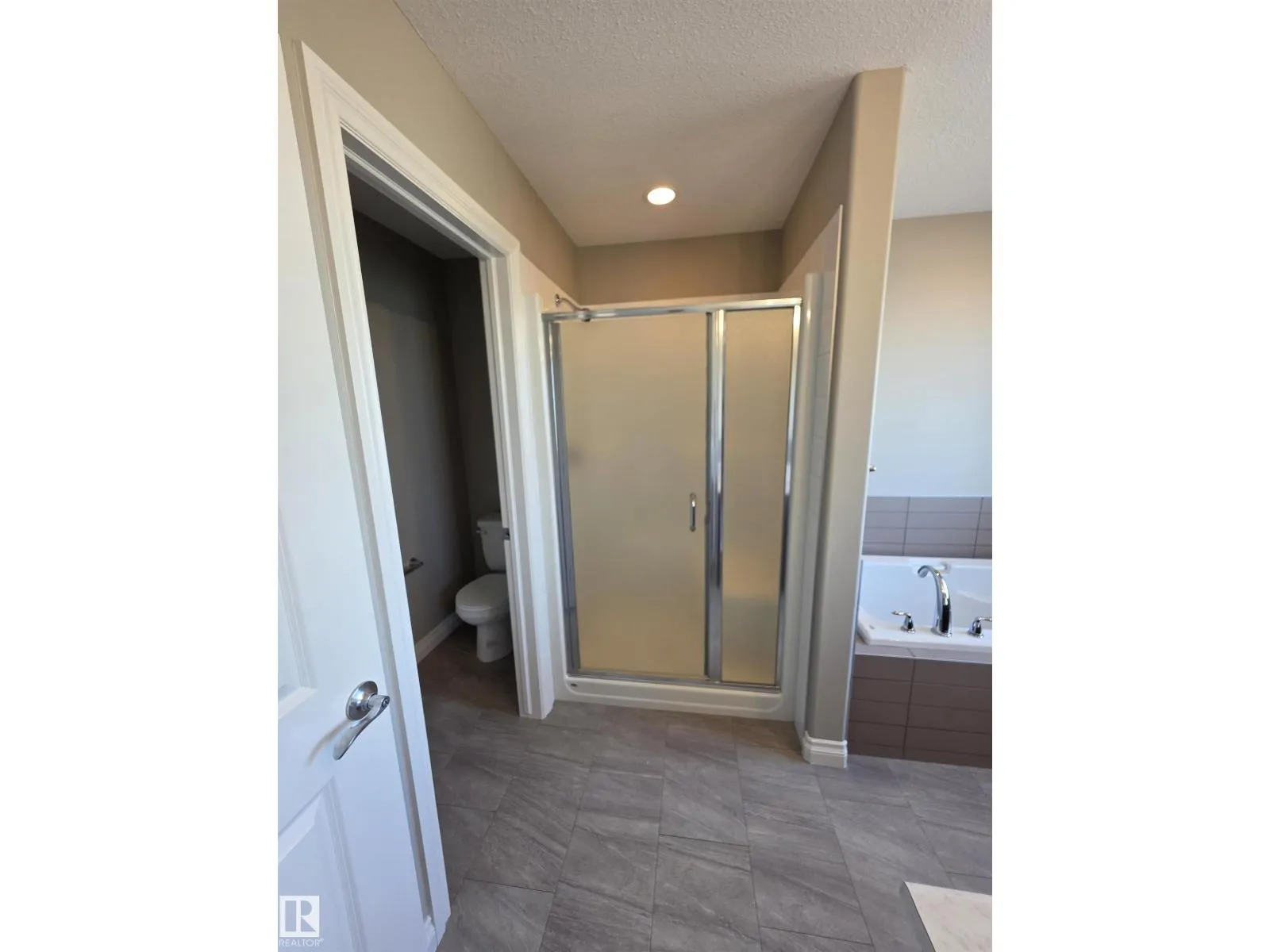 4331 126 AV NW