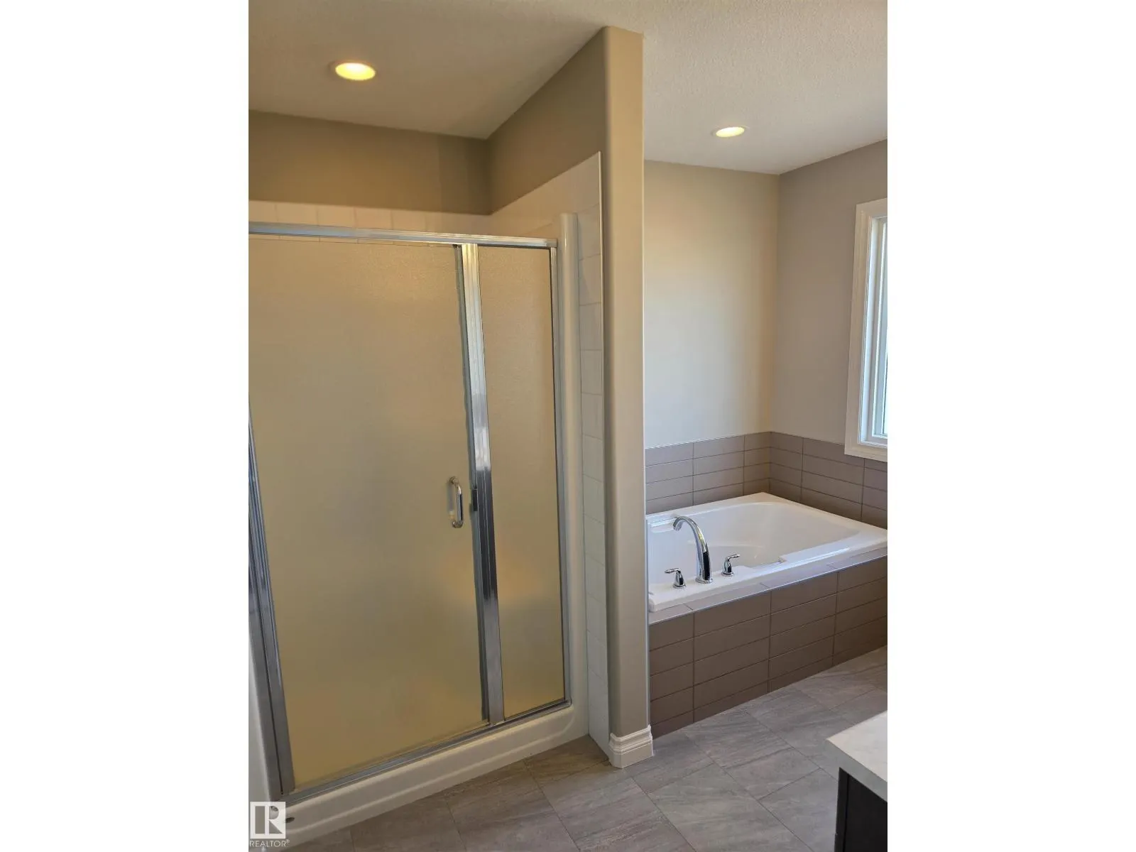 4331 126 AV NW