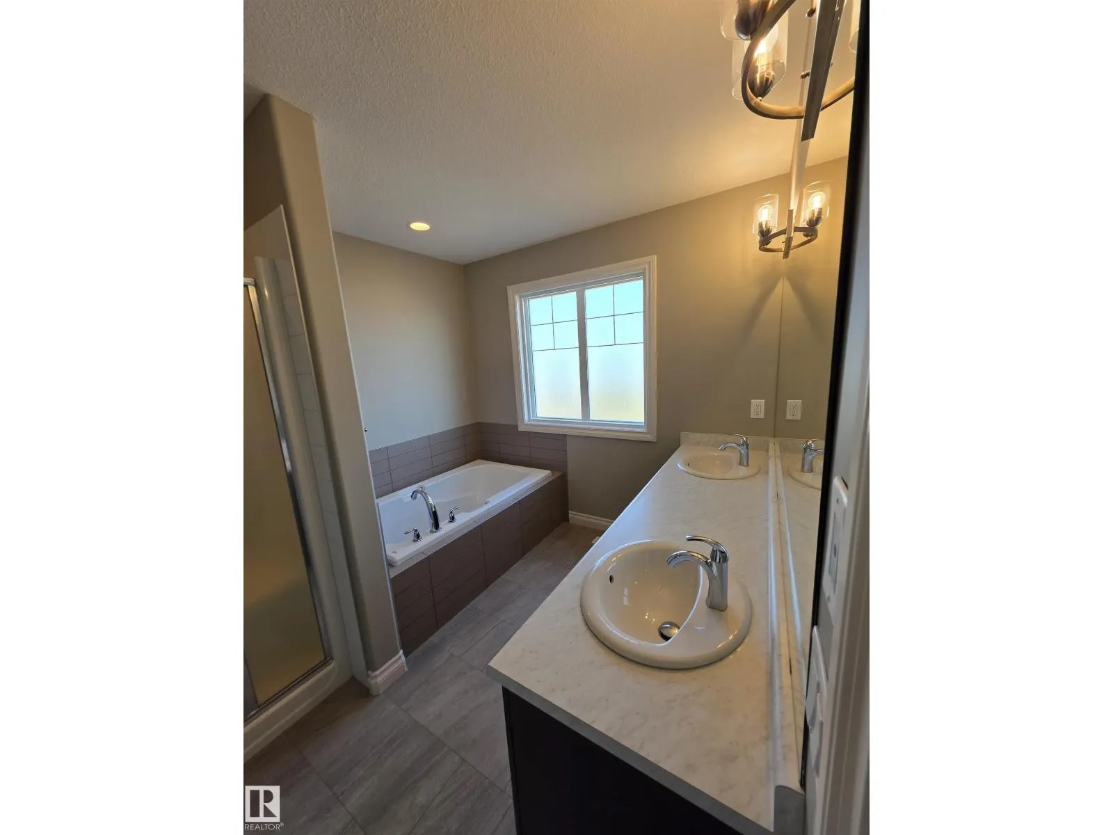 4331 126 AV NW