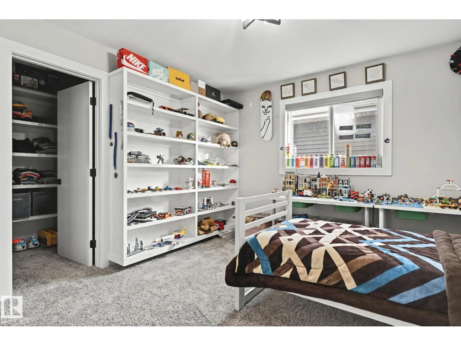 4119 7 AV SW